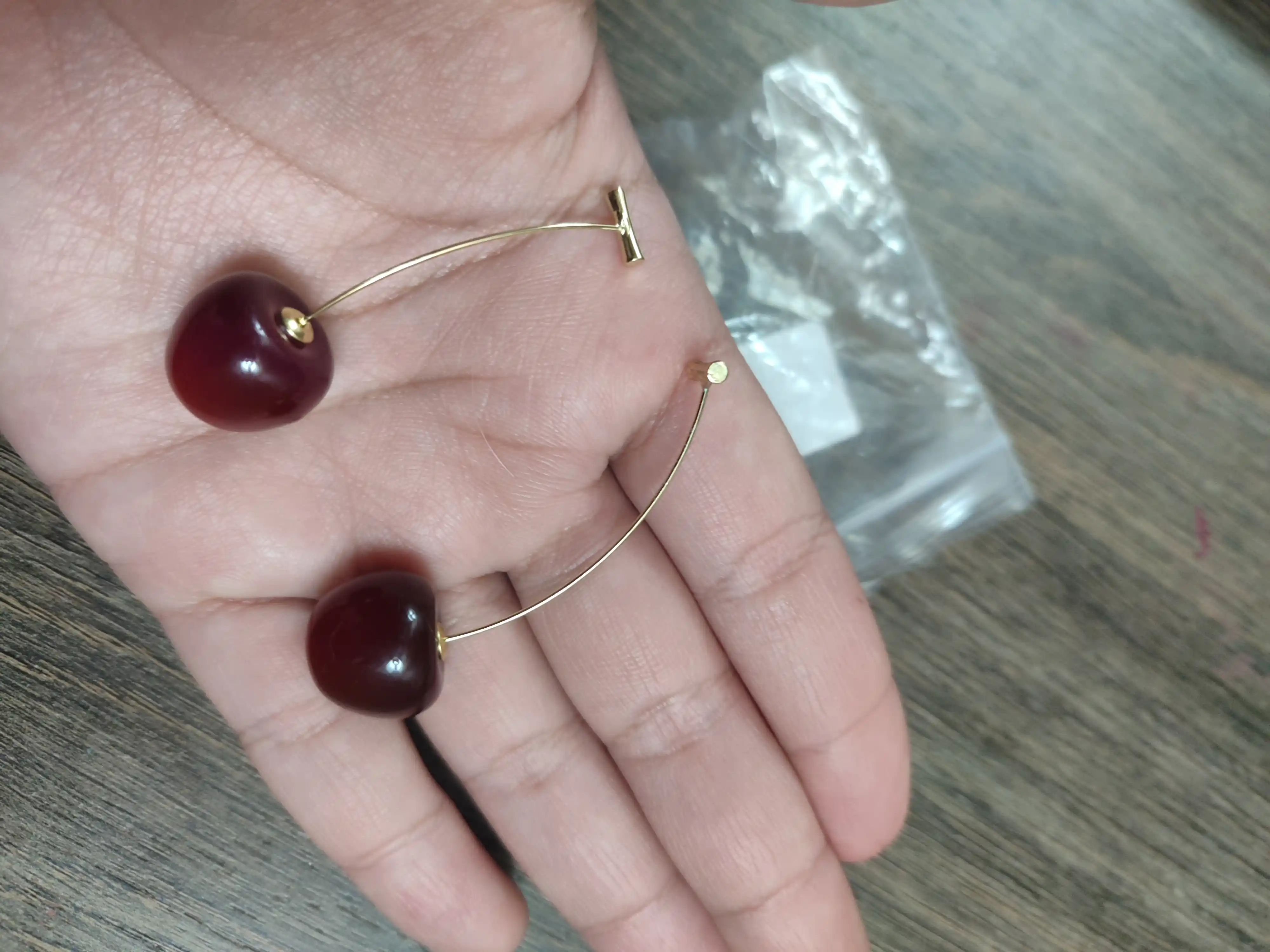 Серьги в виде вишни