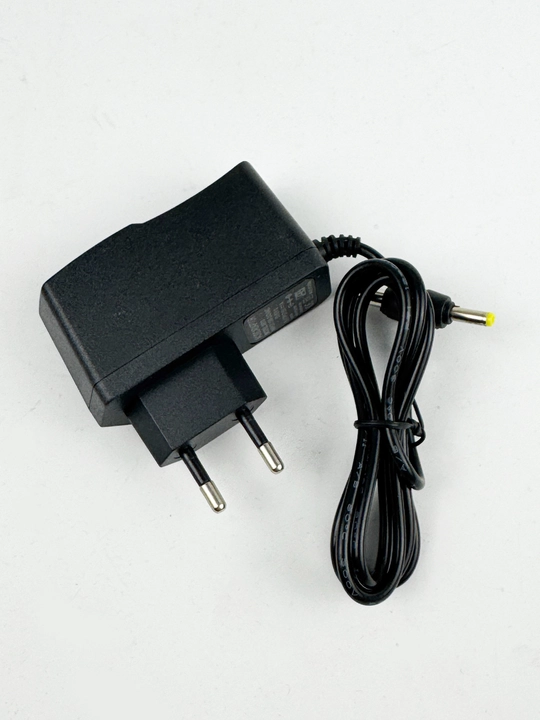 Quvvatlash bloki, adapter, 2 turdagi ulagichlar, 6V / 1A