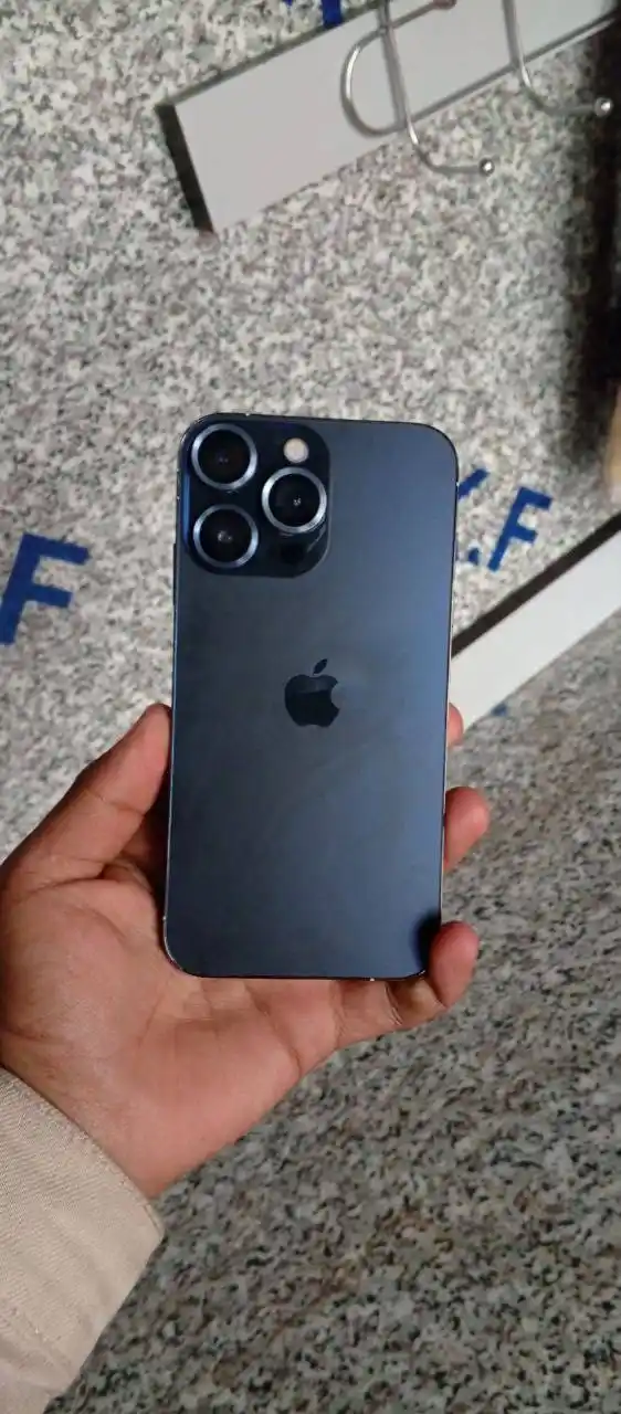 IPhone XR 14 pro korpusining orqa shishasi