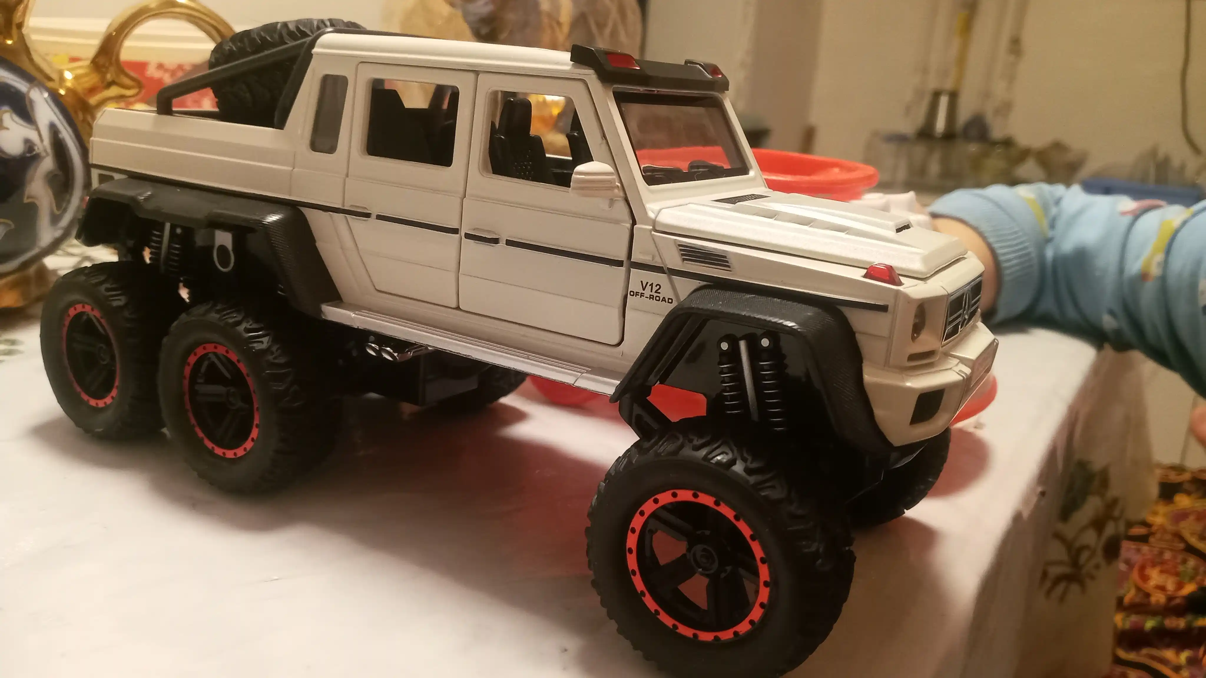 FIDGO avtomobil modeli, Mercedes G63 AMG 6x6