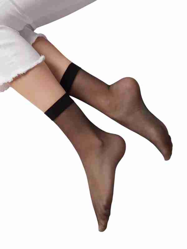 Paypoq va tayt kiygan ayollarning fotosuratlari