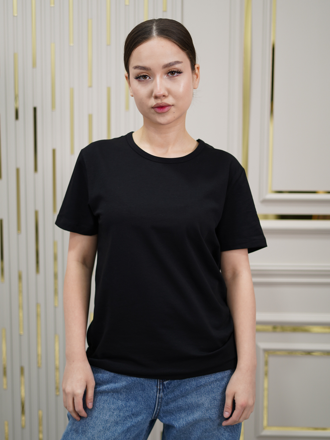 Xotinlar haqida porno filmlarni tomosha qiling Ikki qiz kochada otkinchilarning oldida siydi.