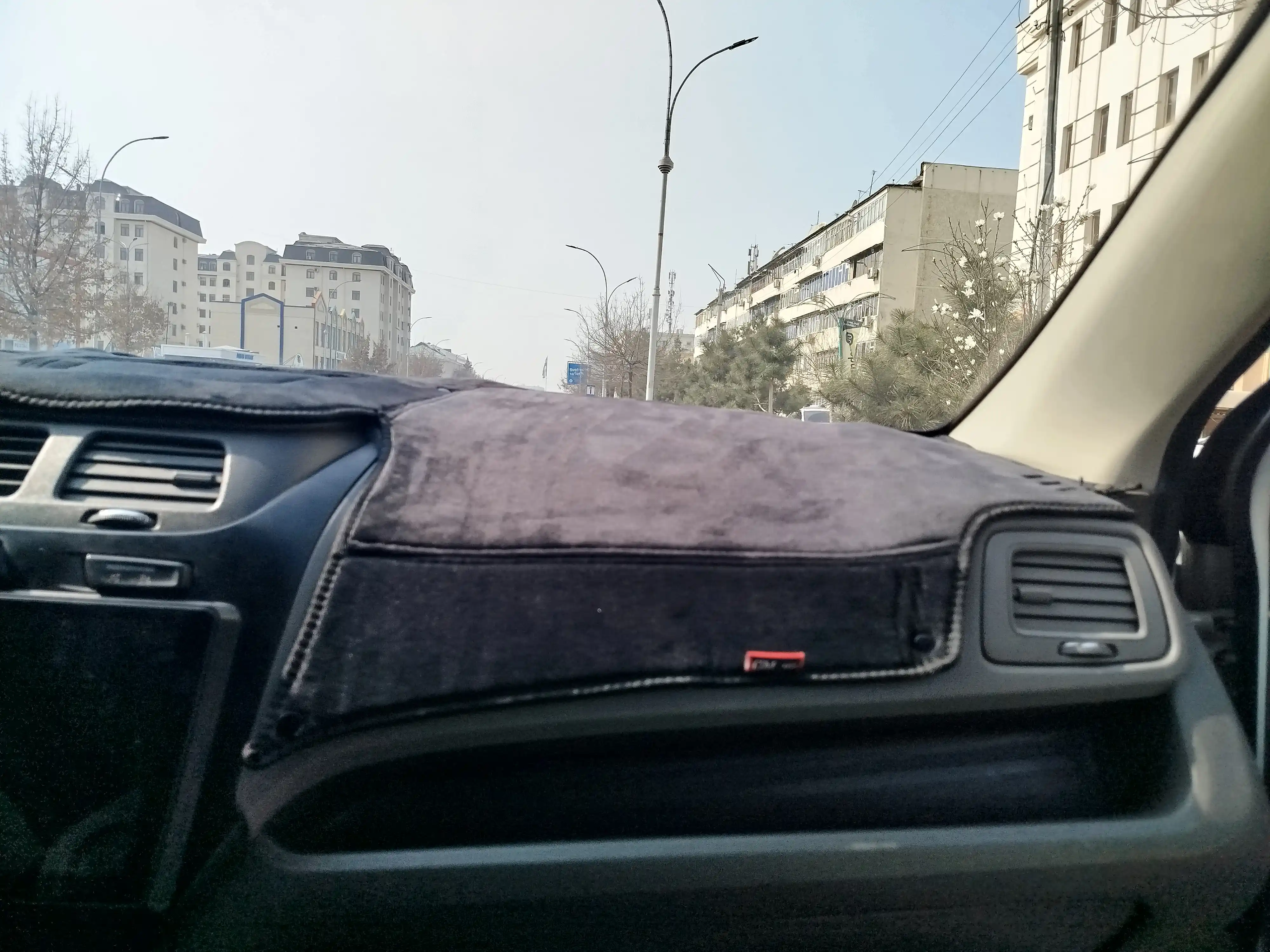 Замшевые чехлы - коврики на торпеду автомобиля Cobalt, Lacetti, Spark, Nexia 3