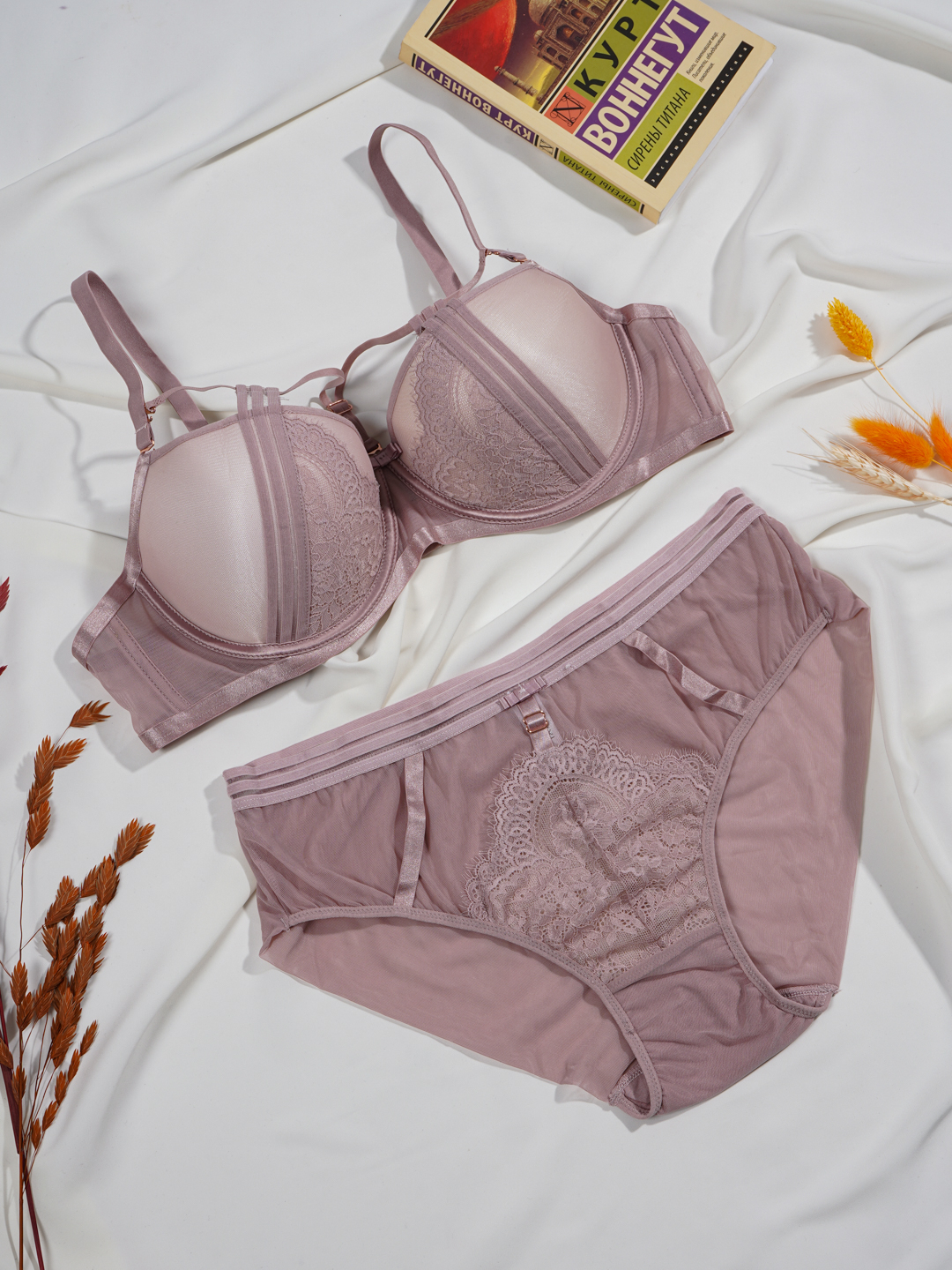 Transeksüel futanari porno onlayn Koz yoshlari bilan eshakda onlayn