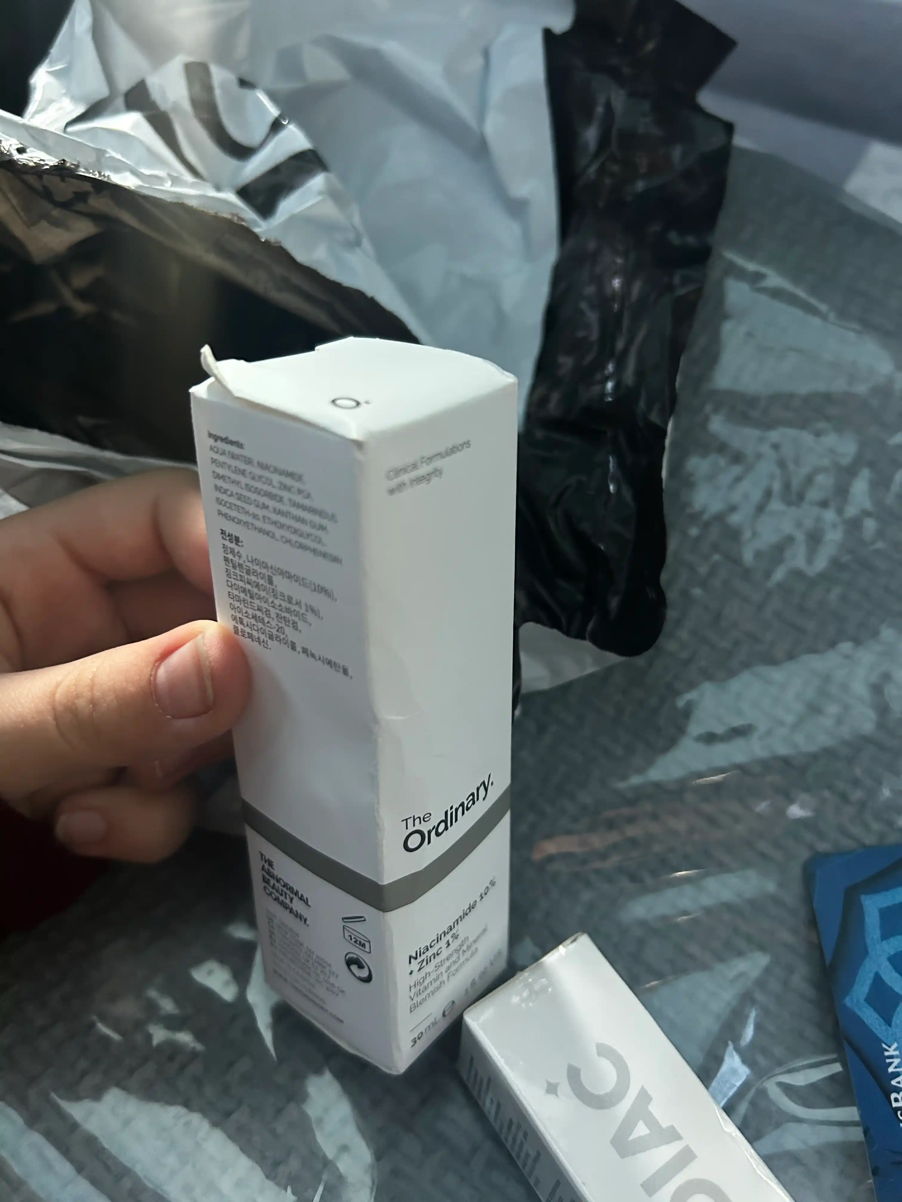 The Ordinary Niatsinamid va sink bilan yuz zardobi Niacinamide 10% + Zinc 1%, 30 ml
