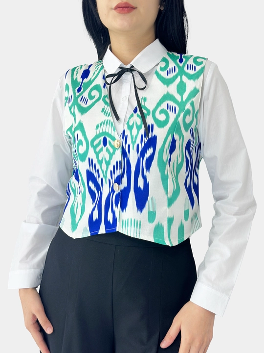Klassik jaket adras matodan tugma qadalgan ayol qizlar milliy nimchasi