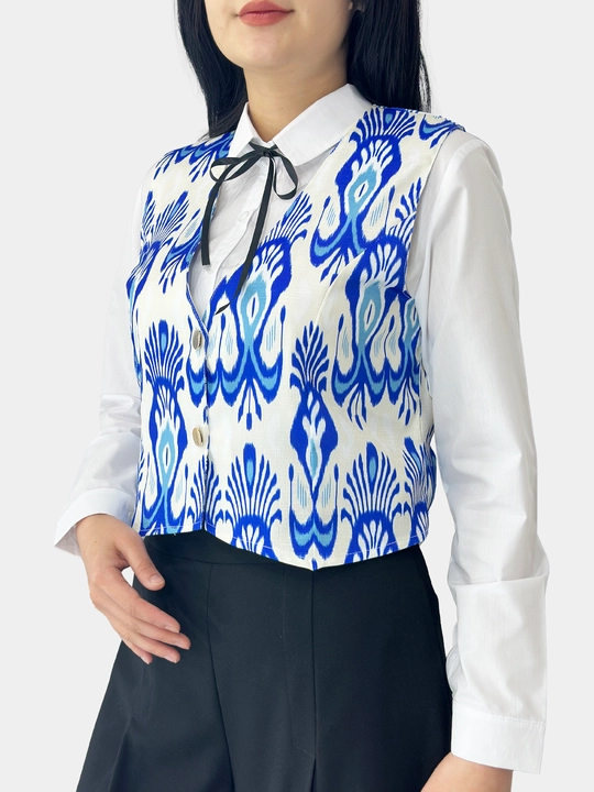Klassik jaket adras matodan tugma qadalgan ayol qizlar milliy nimchasi