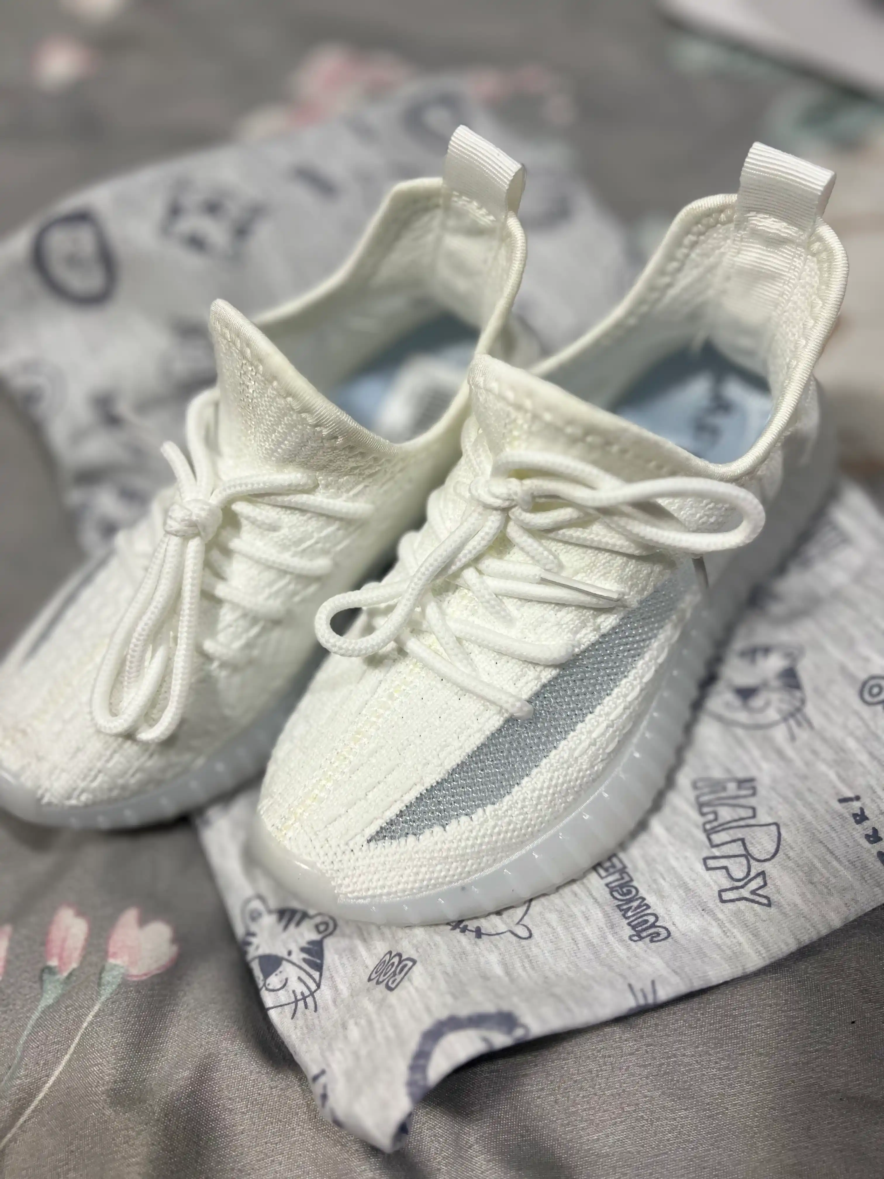 Qizlar va og'il bolalar uchun Yeezy krossovkalar, 27-37