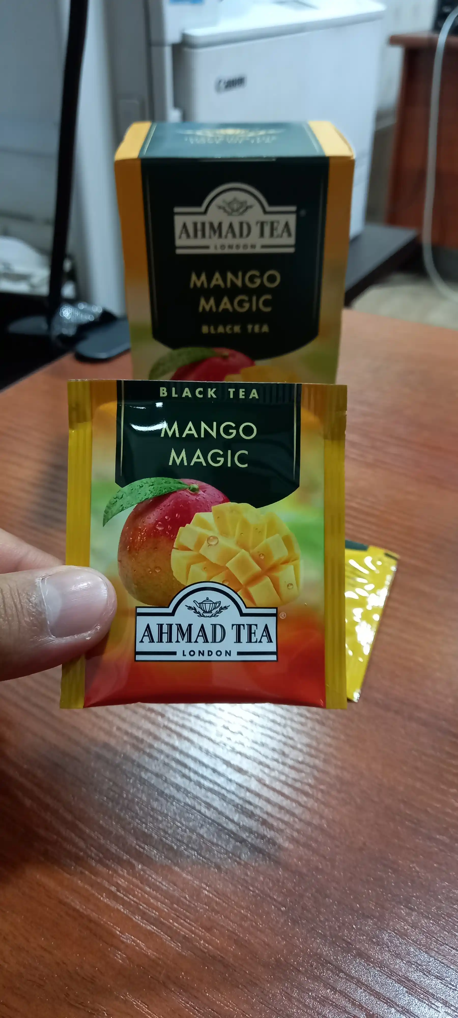 Qora choy Ahmad Tea "Mango" (698)