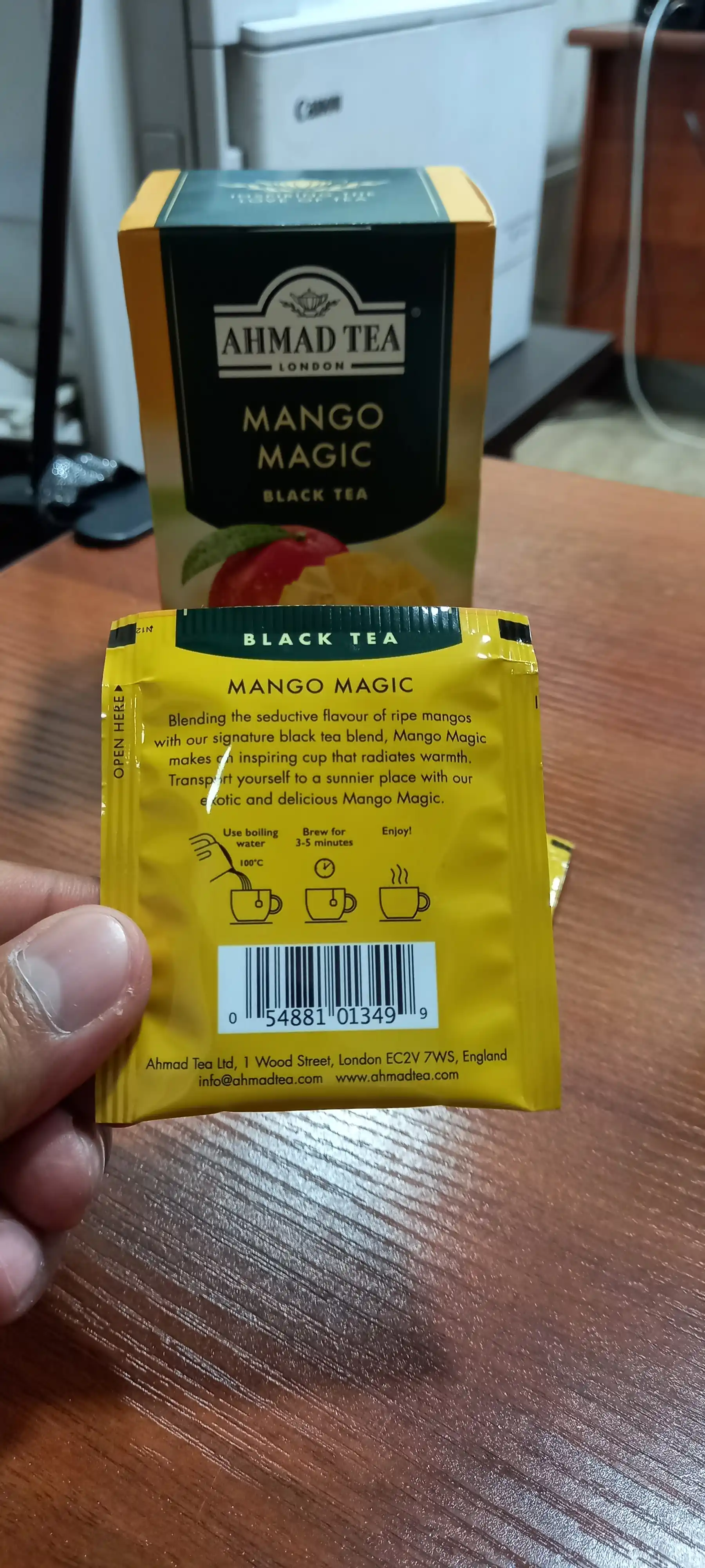 Qora choy Ahmad Tea "Mango" (698)