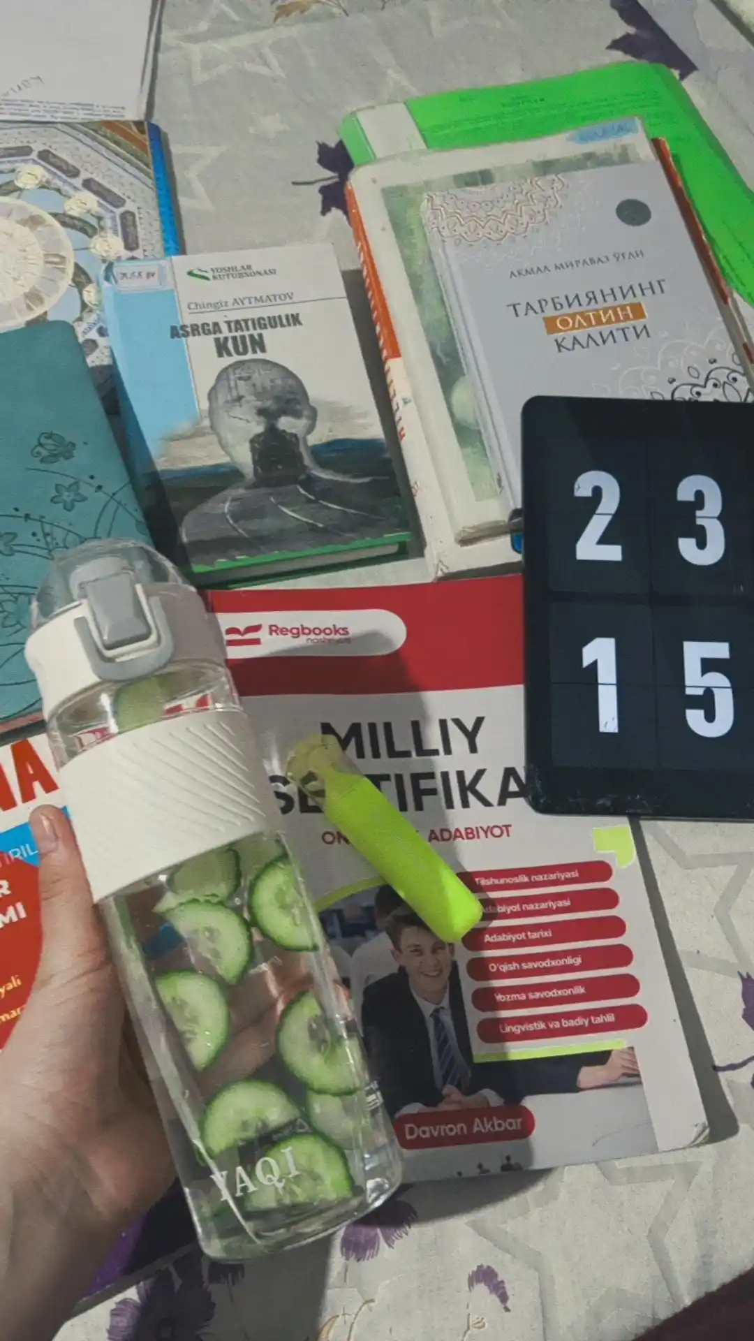 Suv uchun sport idishi, silikon belbog' va qulf bilan, 780 ml