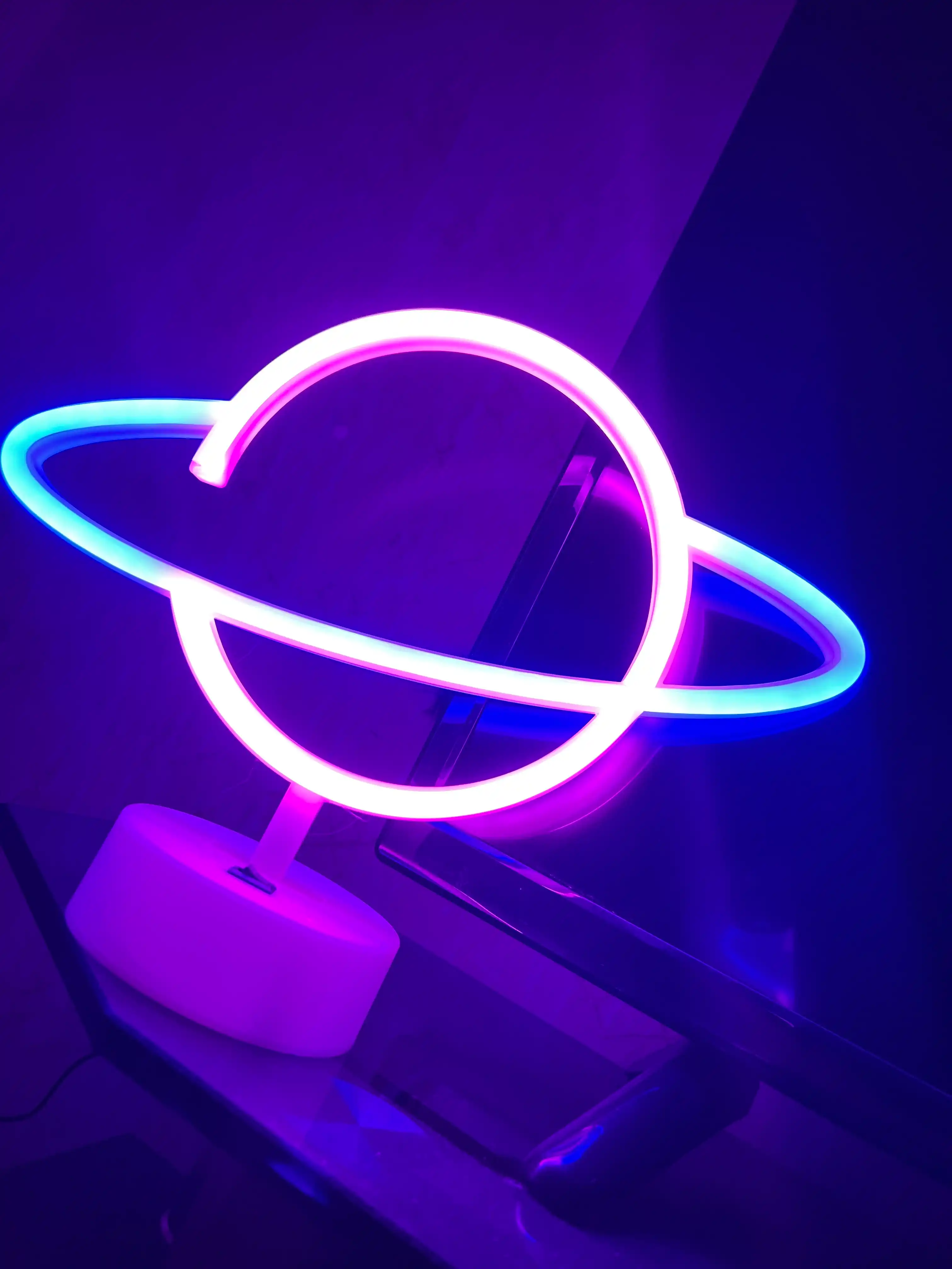 Neon tungi chiroq, LED chiroq