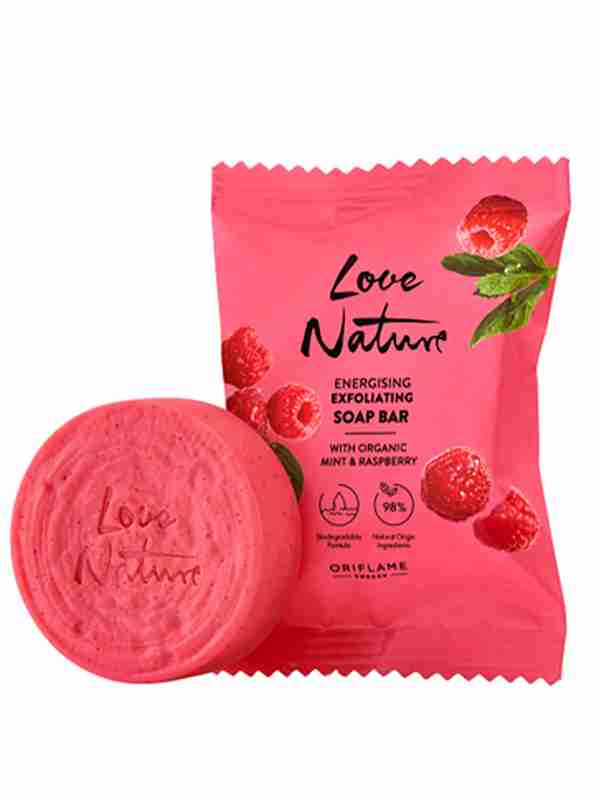 Uy hammomida yalangoch ayollar