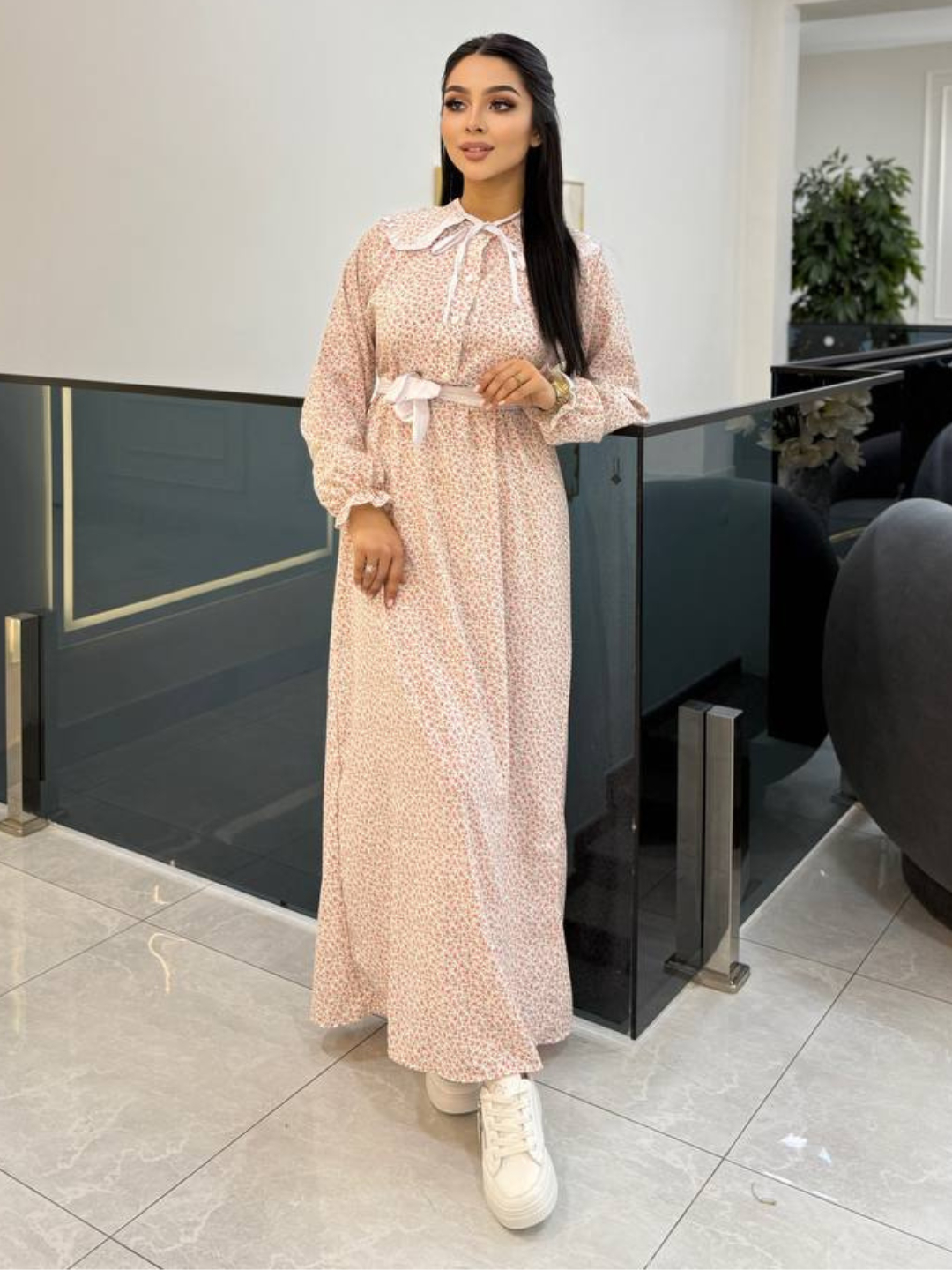 Keksa va etuk ayollar ishtirokidagi rus pornosi Ayol erining eshagini yalaydi va u erining eshagini yalaydi (kesadi)