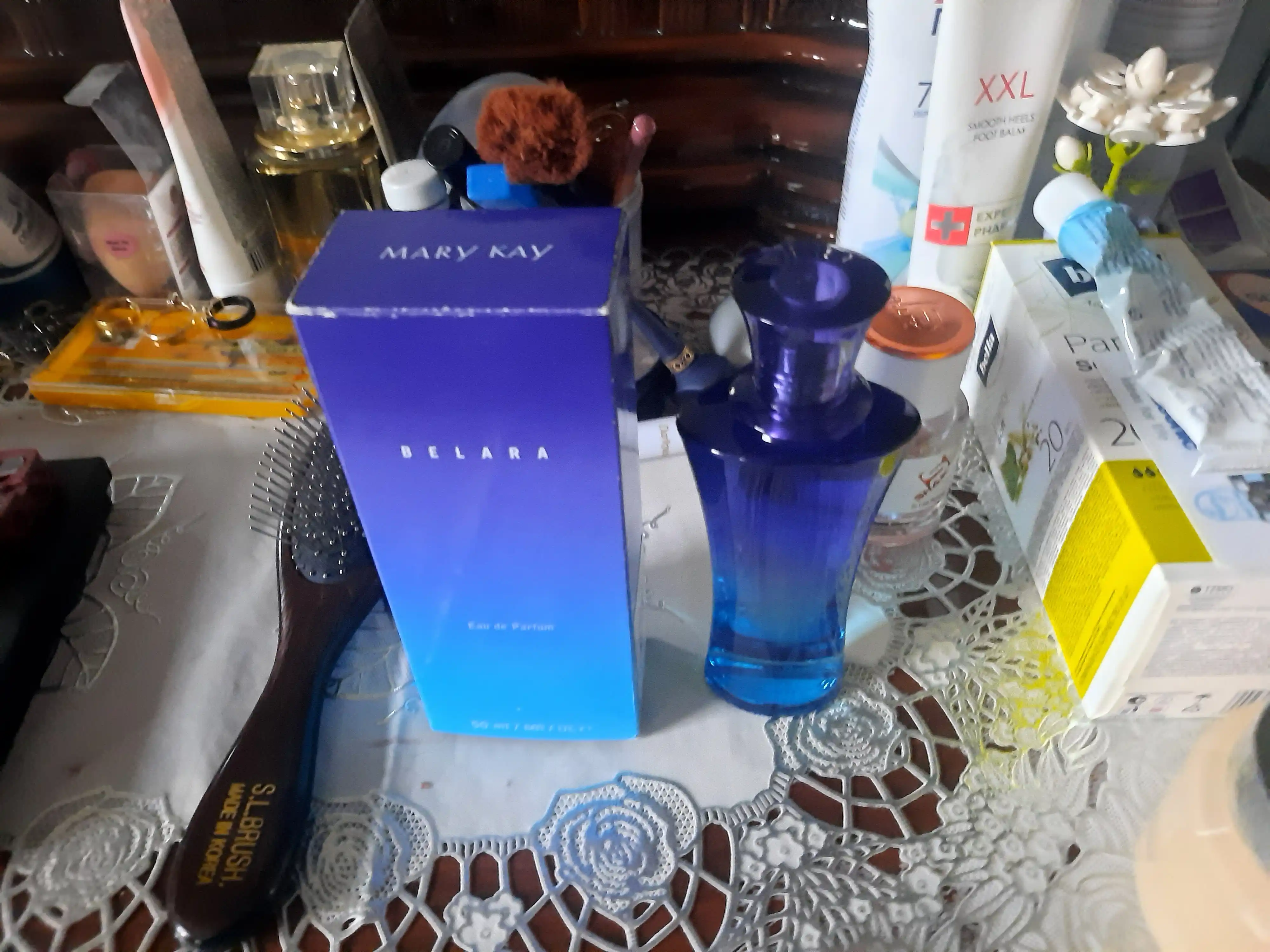 Parfyumeriya suvi Mary Kay Belara