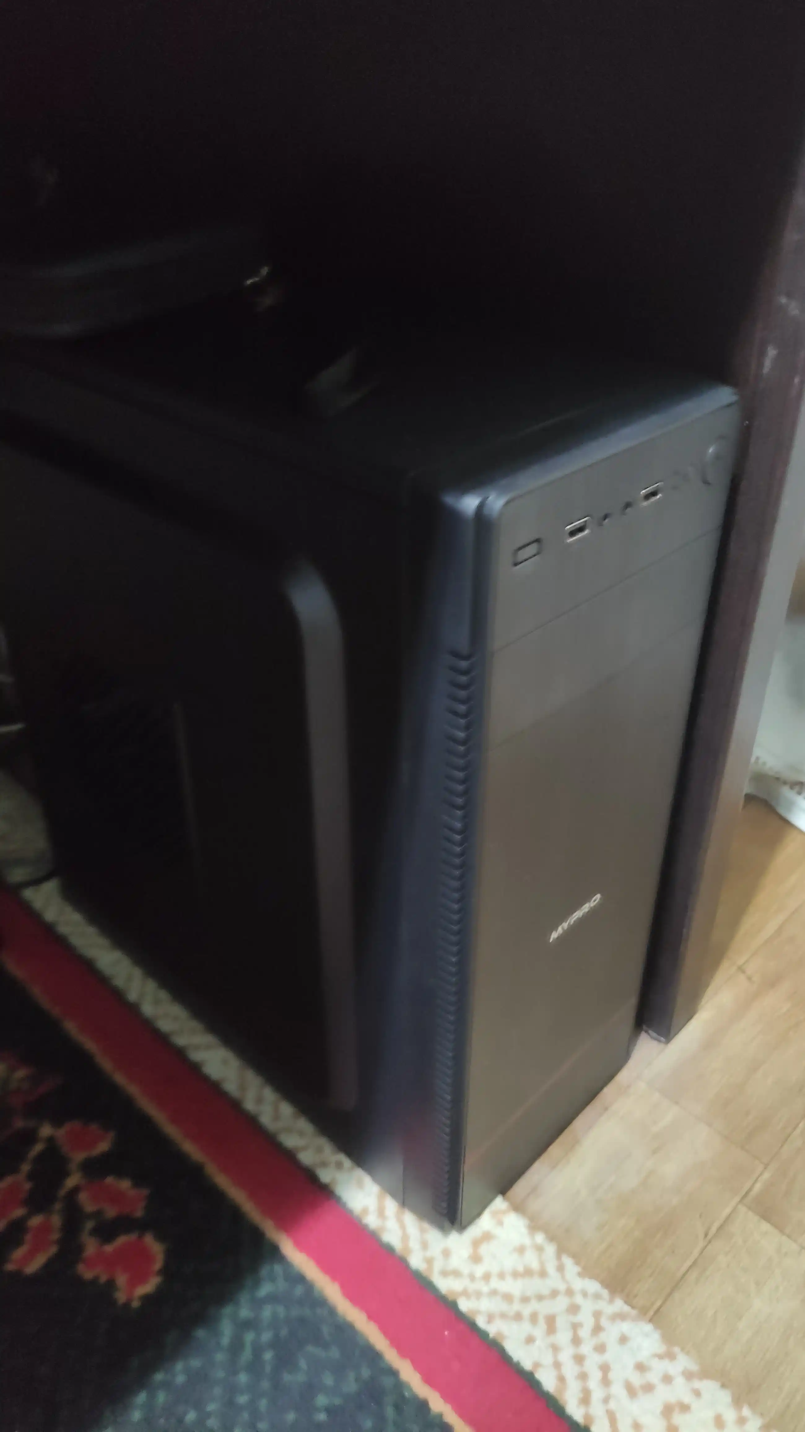 Kompyuter tizim bloki Intel Core i5 va i7, 4 yadroli 16 GB, qo'ng'iroqlar markazi ofislari va uylari uchun