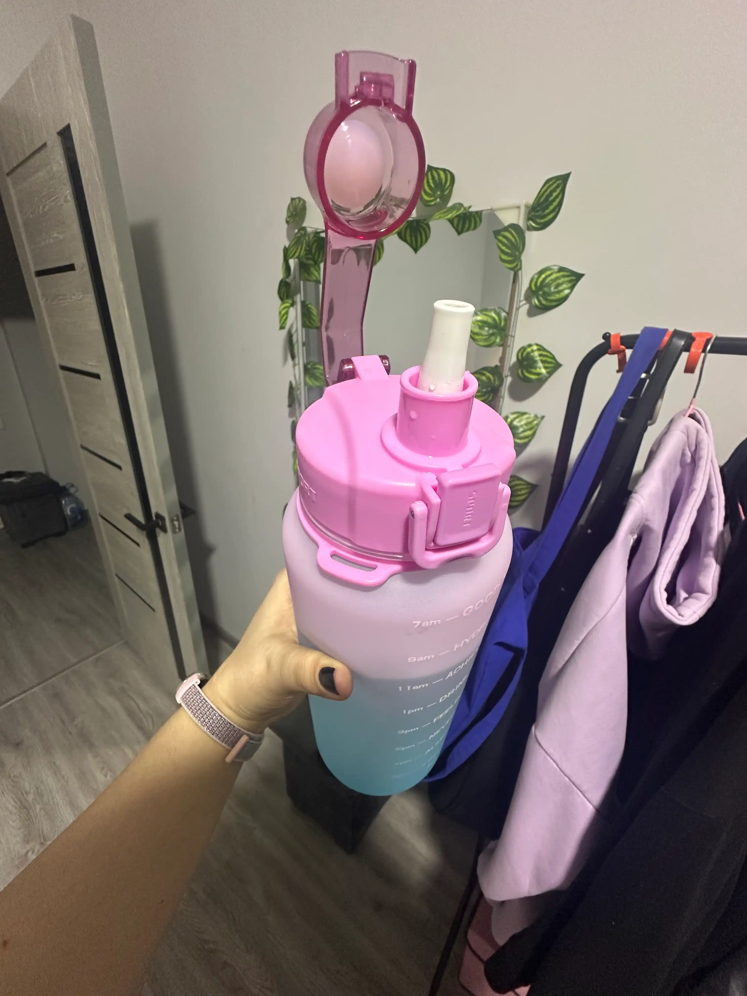 Suv uchun sport shisha, tasma ilgichli, 2 litr va 1 litr