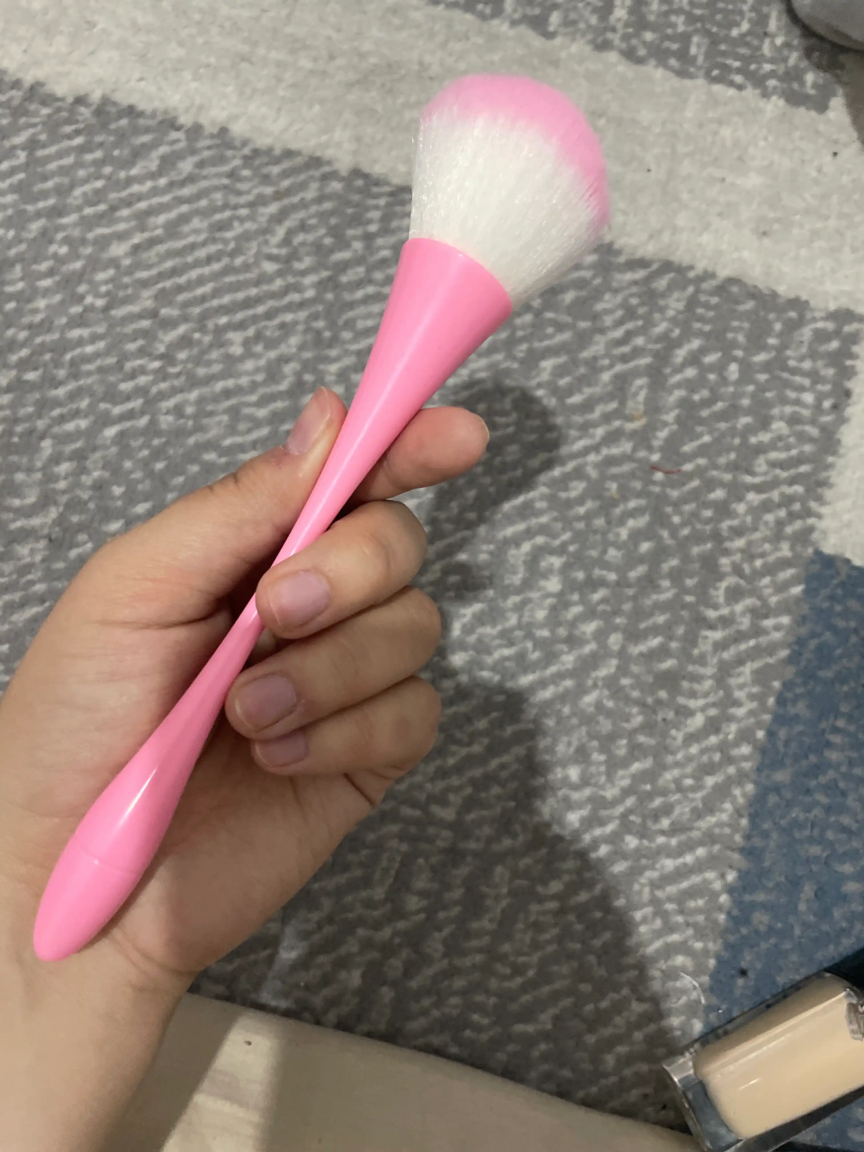 Konsiler, korrektor, tonal, rumyan, makiyaj uchun kosmetik cho‘tka