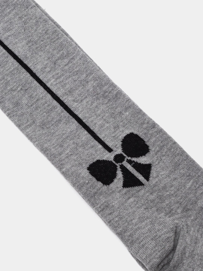 Qizlarning taytlari va paypoqlari