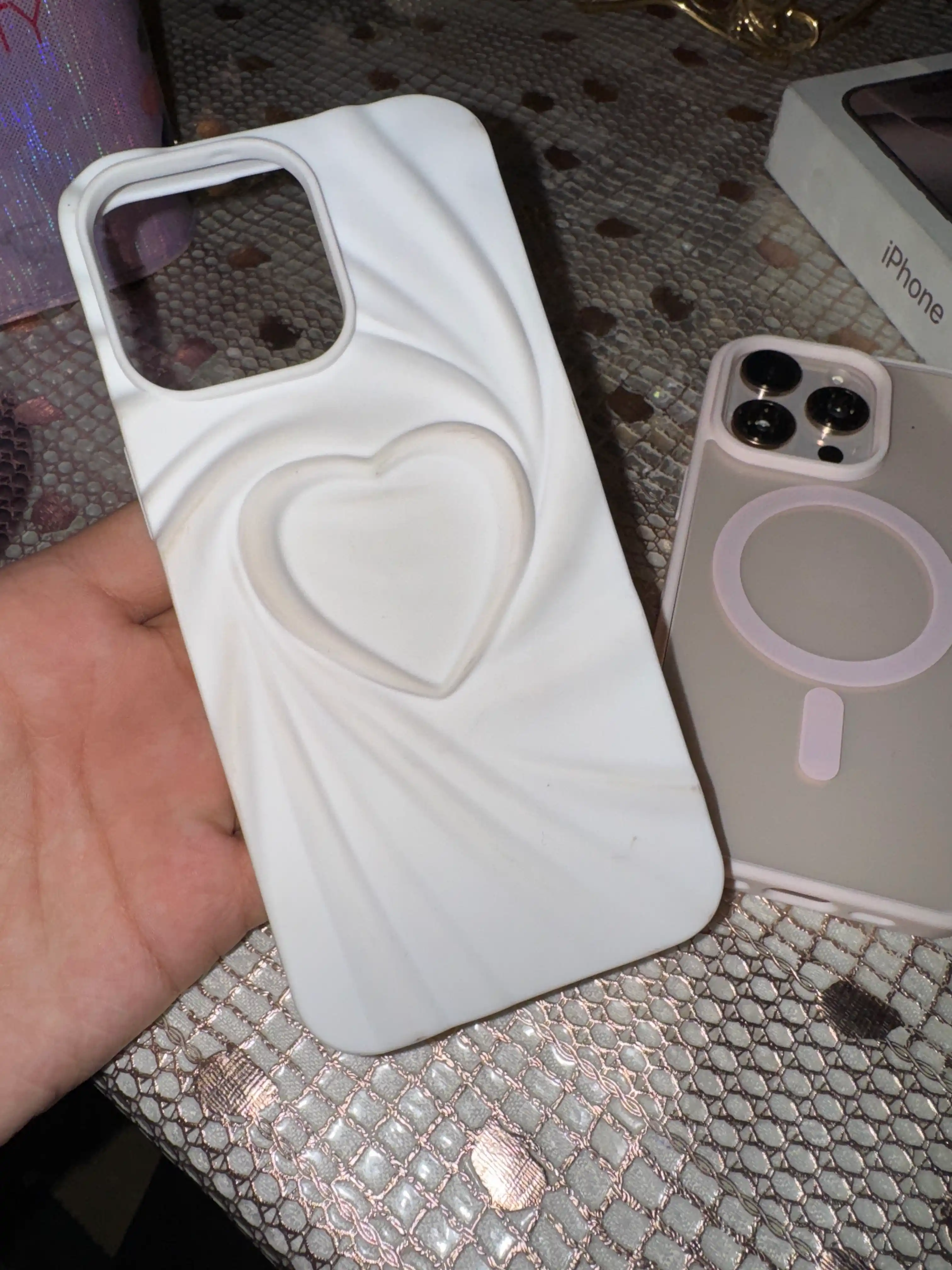 Чехол сердечный на iPhone ДЛЯ ЖЕНЩИН Обложка 11, 12, 13, 14, 15,  pro, max, plus, mini