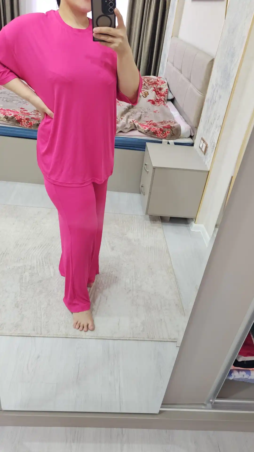 Комплект женской одежды, футболка и брюки Sum Wear Collection, S-M. L-XL