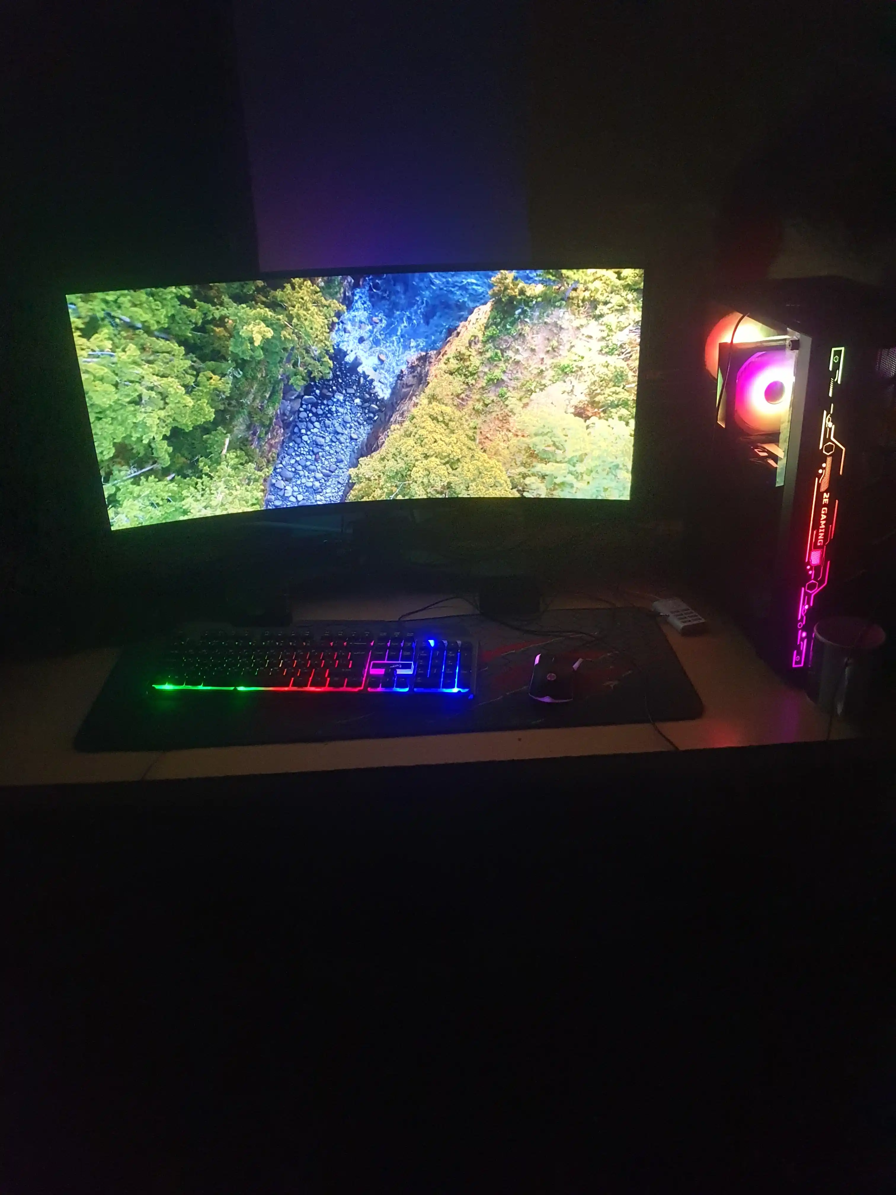 Игровой монитор ZIFFLER Curved 34GM1000-34" 3K WQHD,панель VA с подставкой RGB,165Гц,R1000