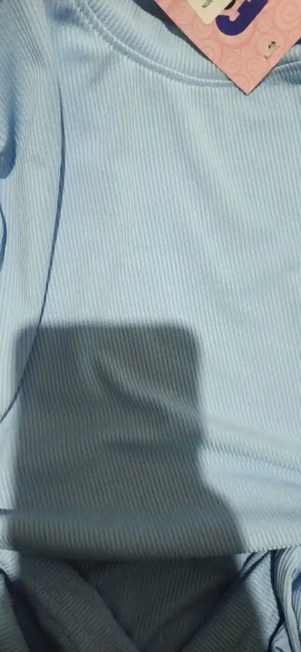 Ayollar uchun dvoyka, kostyum lapsha, palatso shim va qovurg'ali futbolka