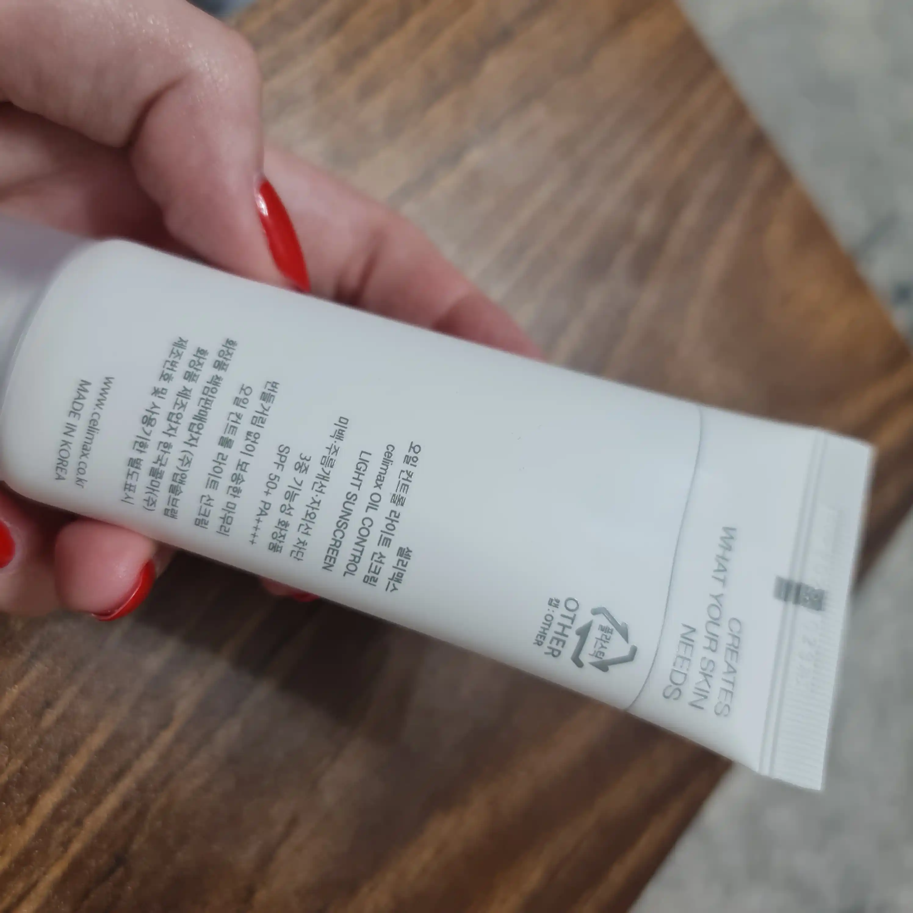 Quyoshdan himoyalovchi krem SPF 50+ PA++++ Celimax