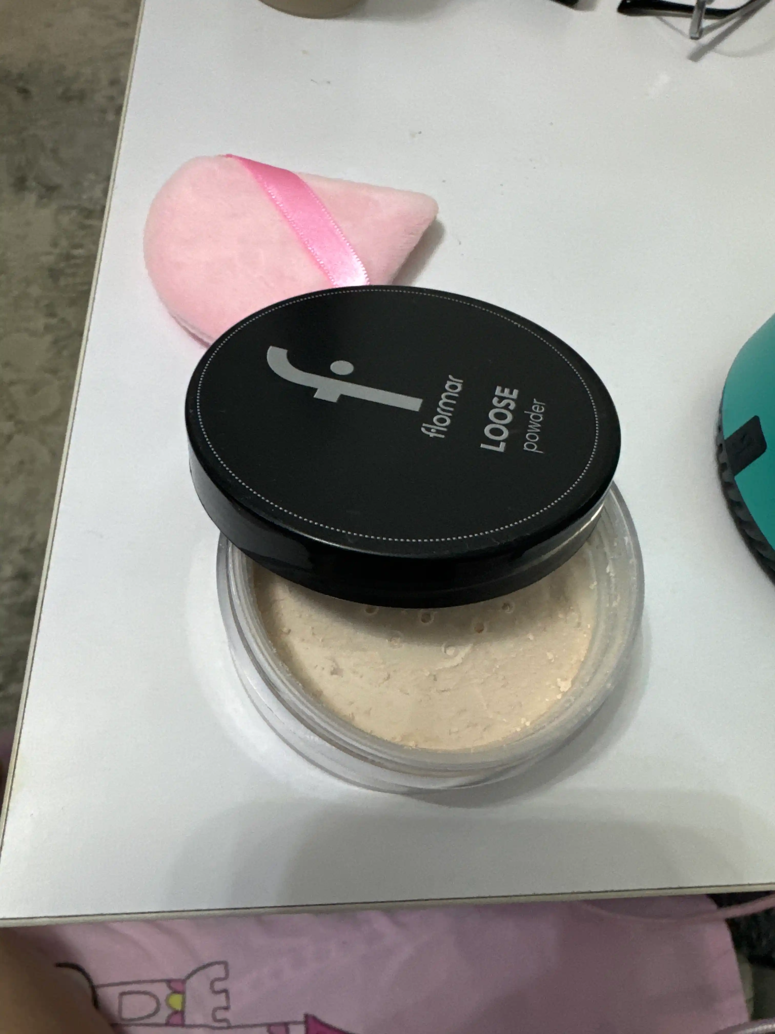 Sochiluvchan upa Flormar Loose Powder