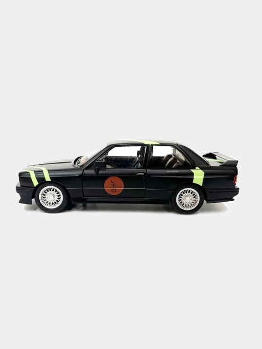 Металлическая игрушечная машинка Mercedes-Benz AMG 6.3, Nissan Skyline, "Jinlifang" 1:24