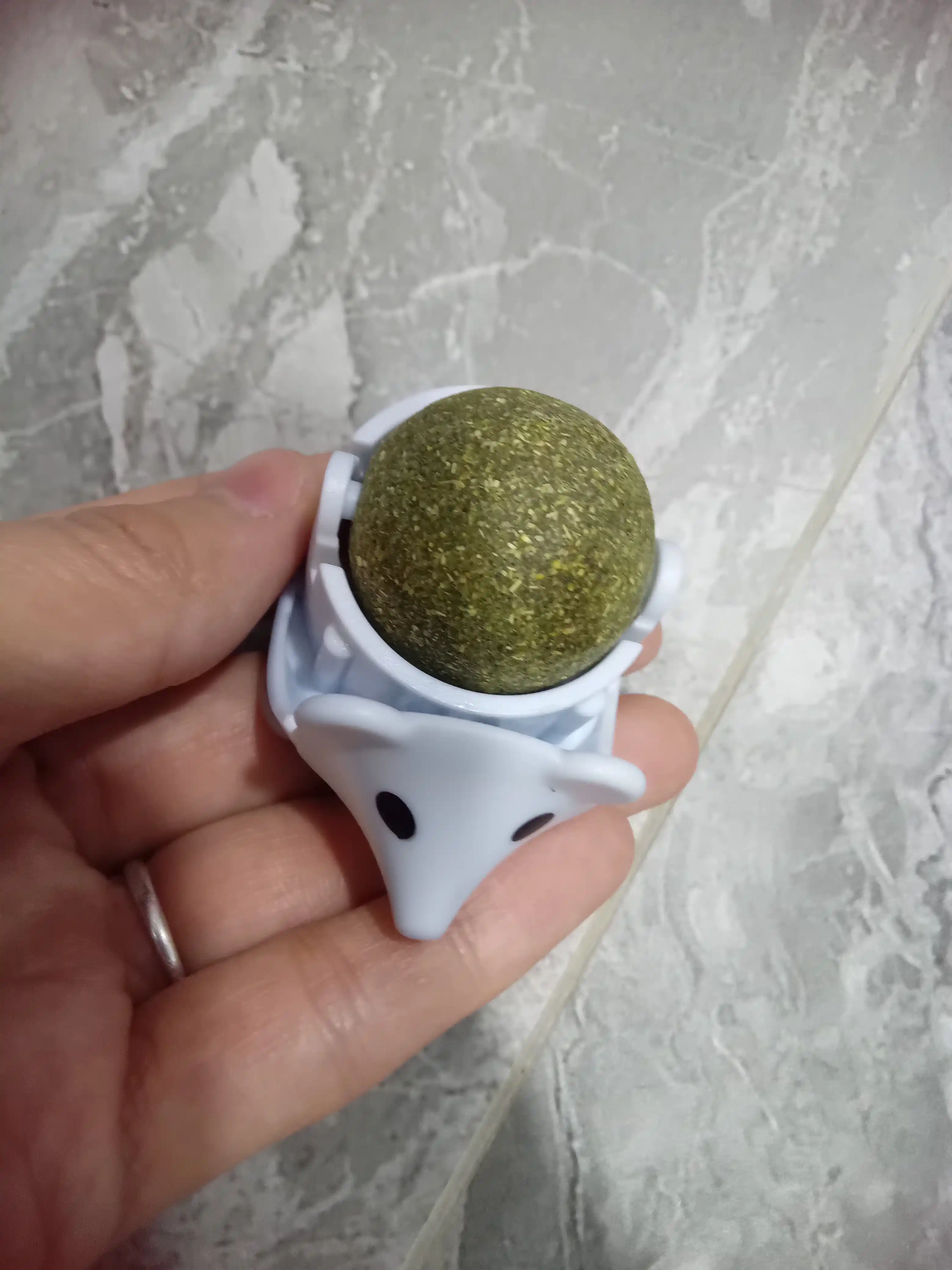 Игрушка для кошек с лакомством кошачьей мятой, шарик, лизун