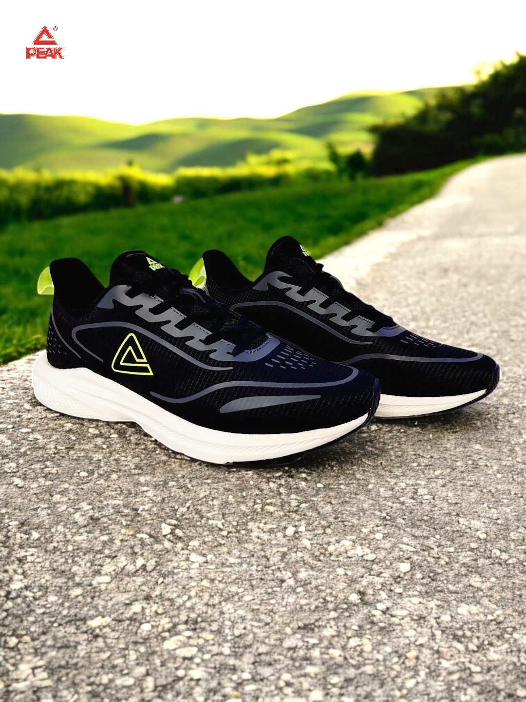 Porno: bir vaqtning ozida 2 teshikda 5 ta xoroz, shafqatsiz Eri uxlab yotganida dugonasi xotinini sikdi.