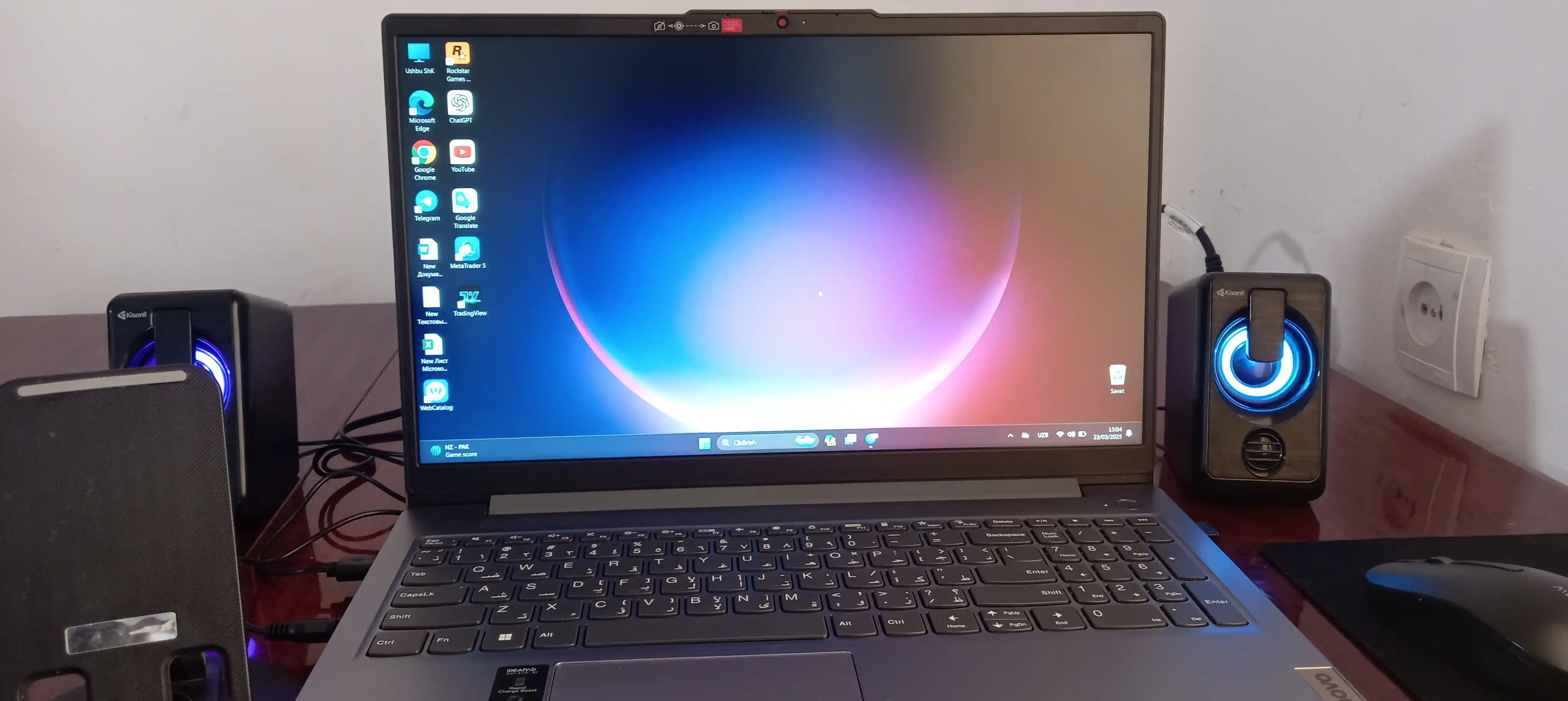 Ноутбук LENOVO IDEAPAD SLIM 3 AMD ATHLON SILVER A10 8GB DDR5 512GB SSD 15,6 FHD W11 GREY