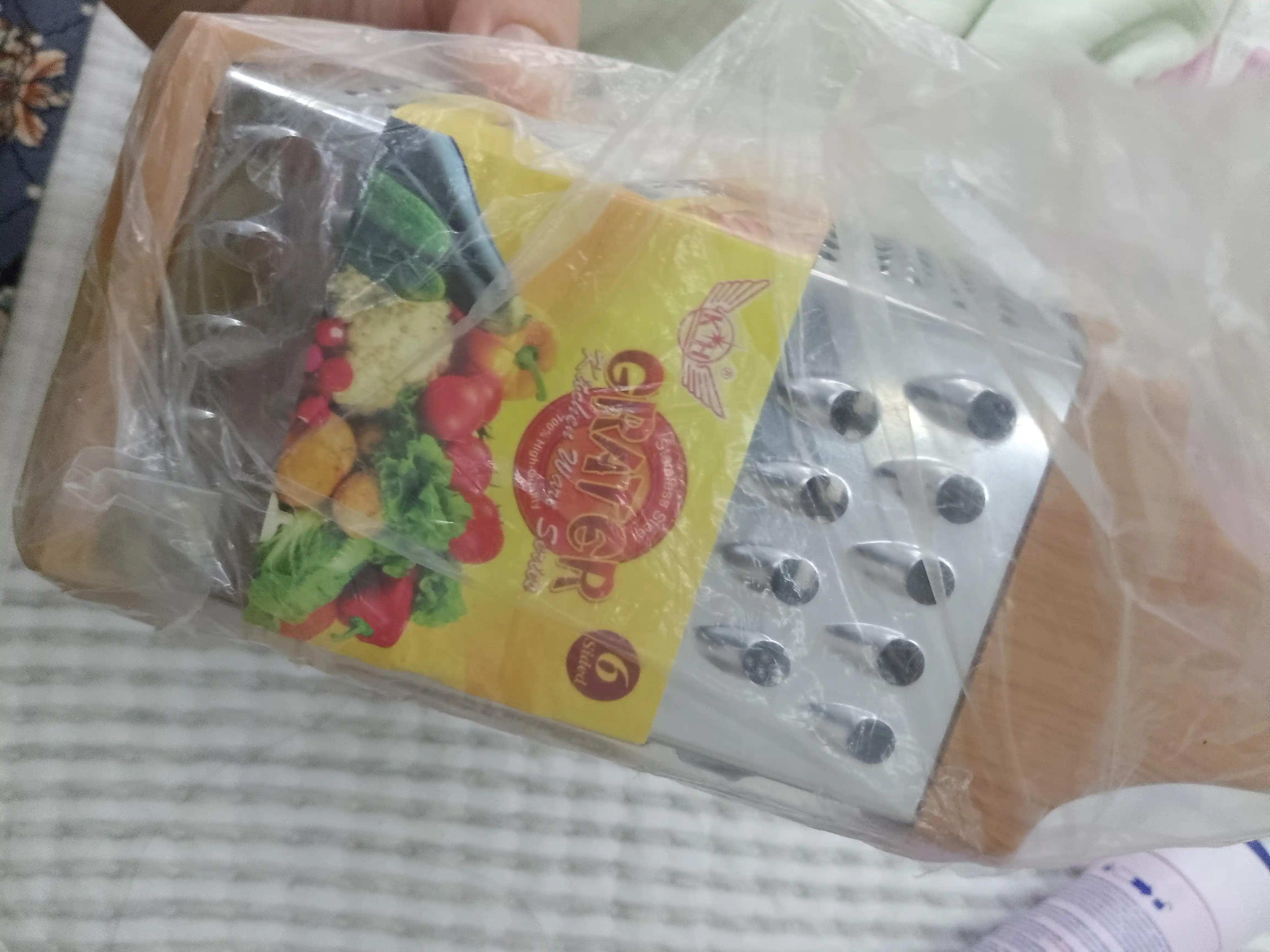 Sabzavotlar va mevalar uchun olti burchakli oshxona qirg'ichi