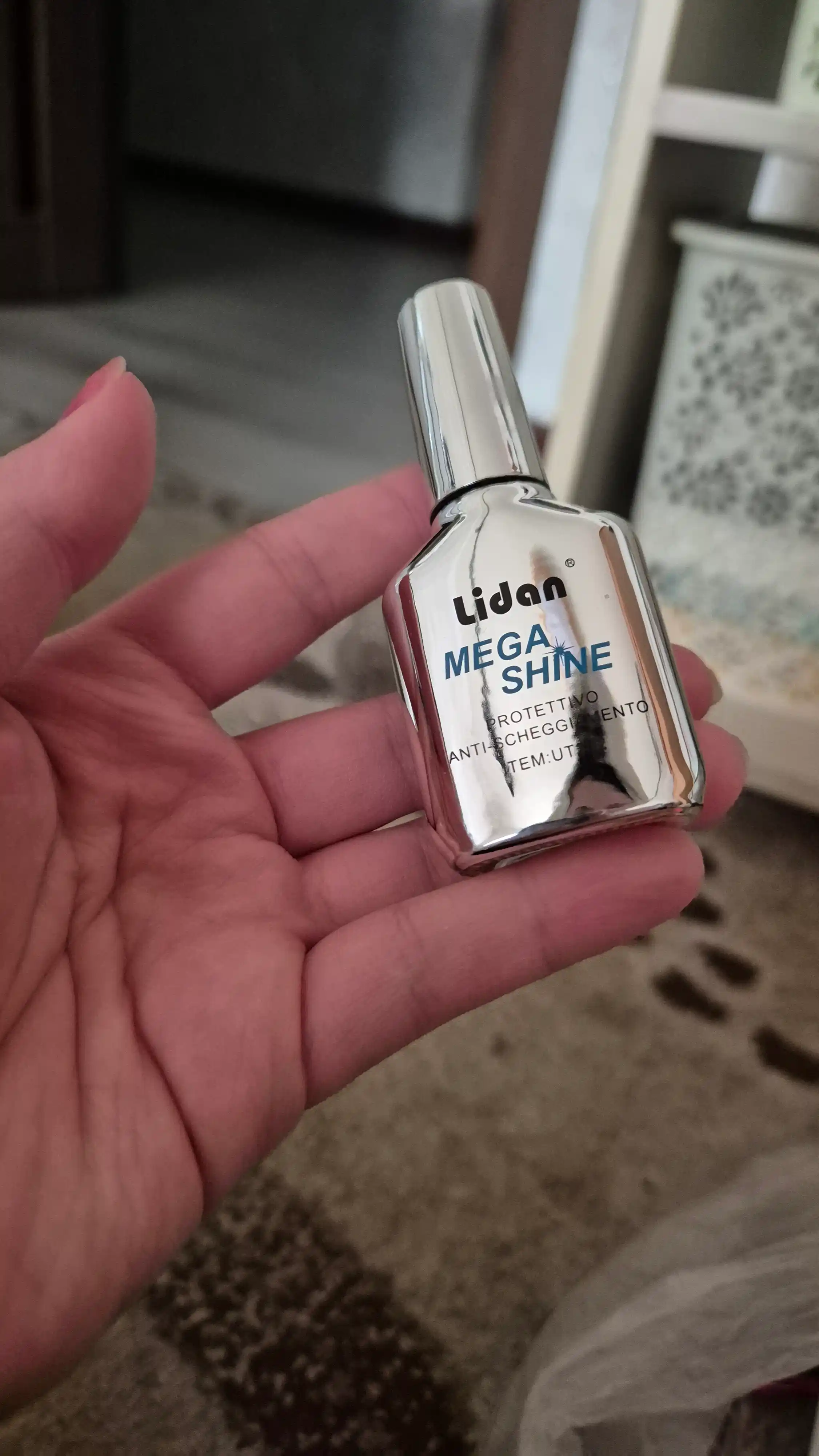 Сушка для лака с глянцевым покрытием "Lidan MEGA SHINE, 15 мл"