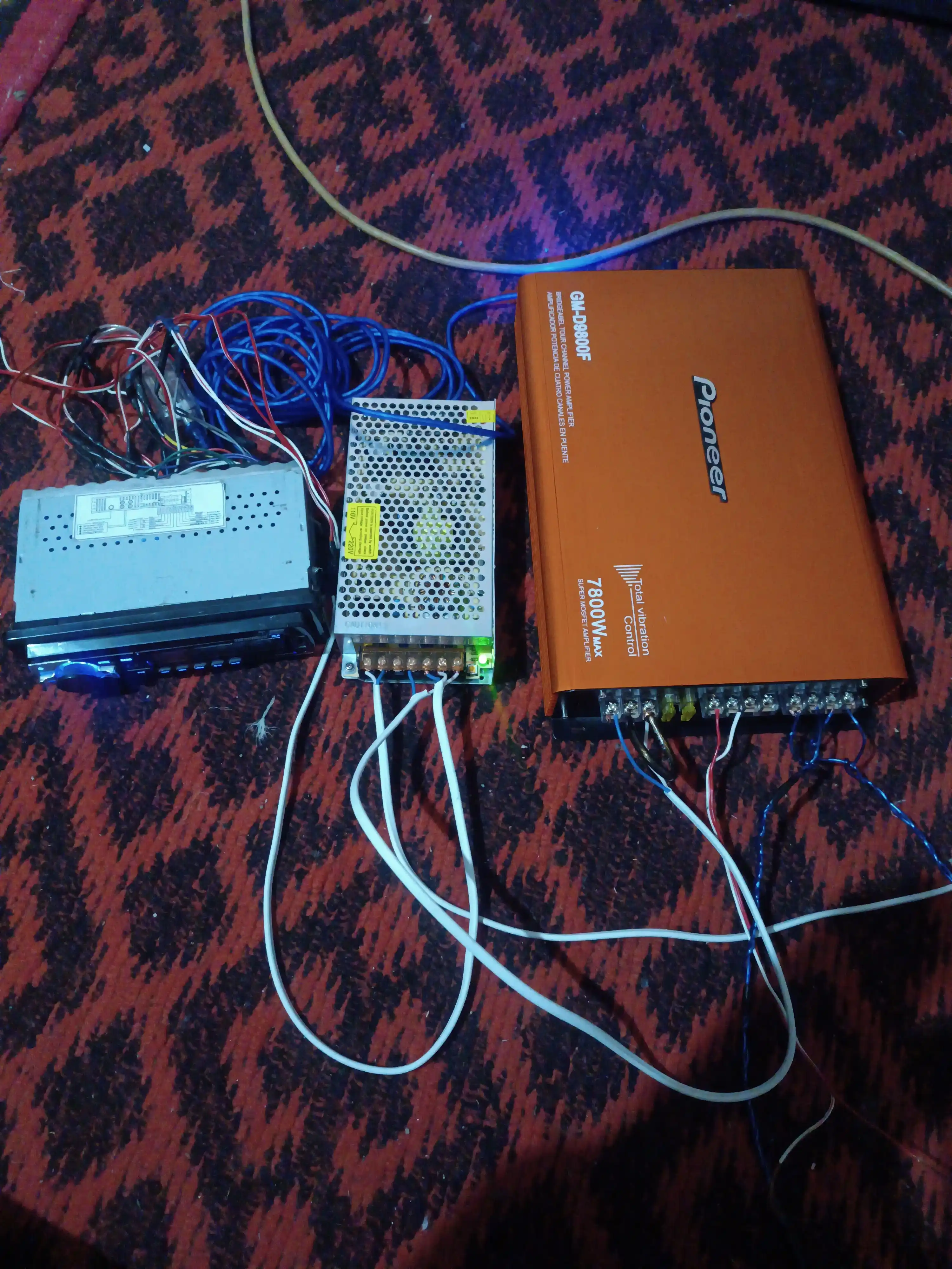 Pioneer Усилитель звука для авто 2-4-канальный, 2200-6800 Вт