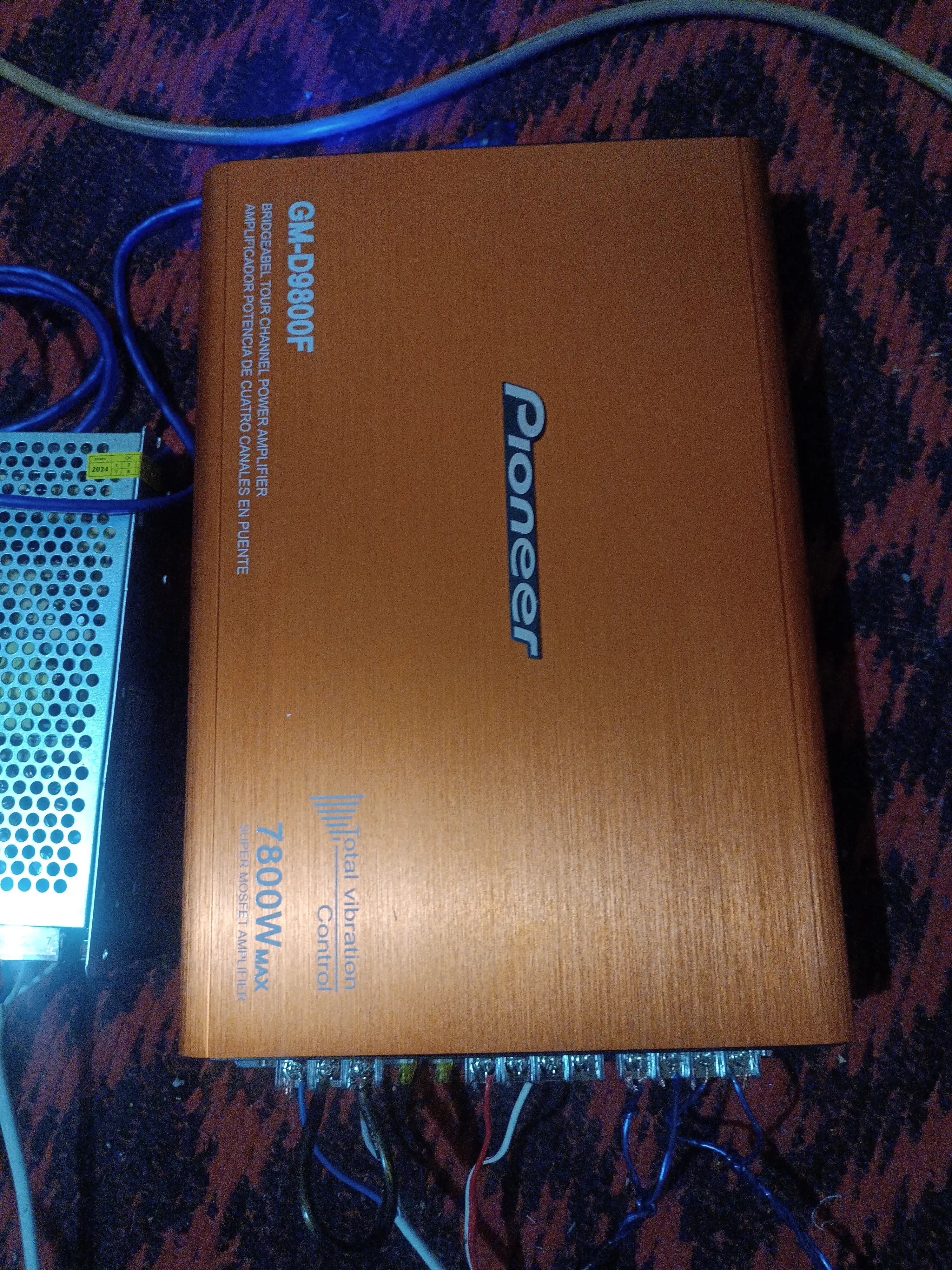 Pioneer Усилитель звука для авто 2-4-канальный, 2200-6800 Вт
