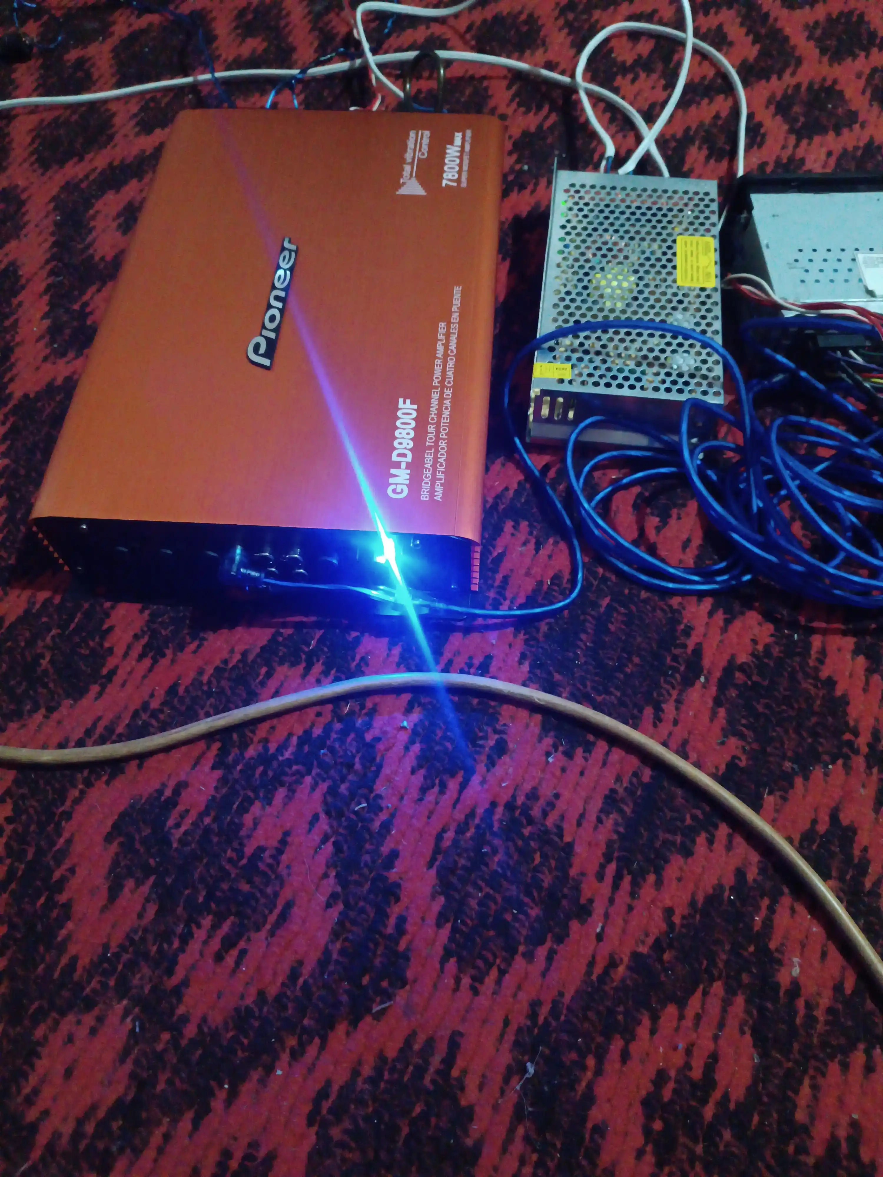 Pioneer Усилитель звука для авто 2-4-канальный, 2200-6800 Вт