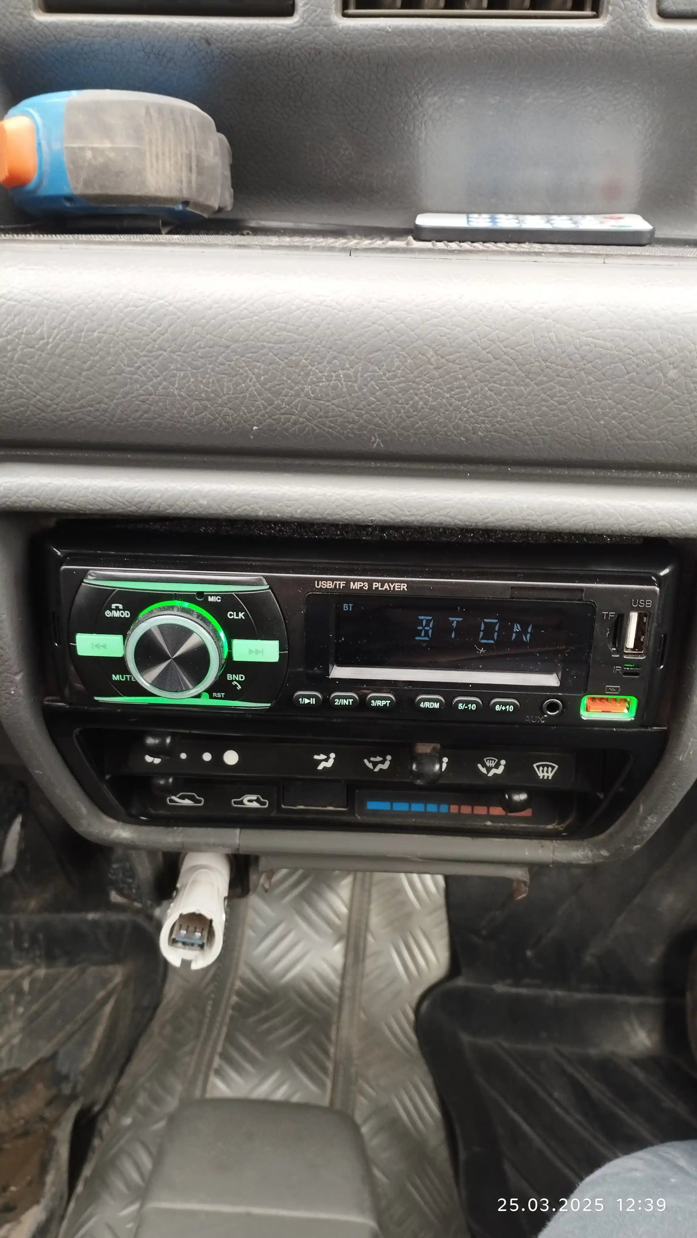 Avtomagnitola 920, avtomobil uchun radio magnitafon