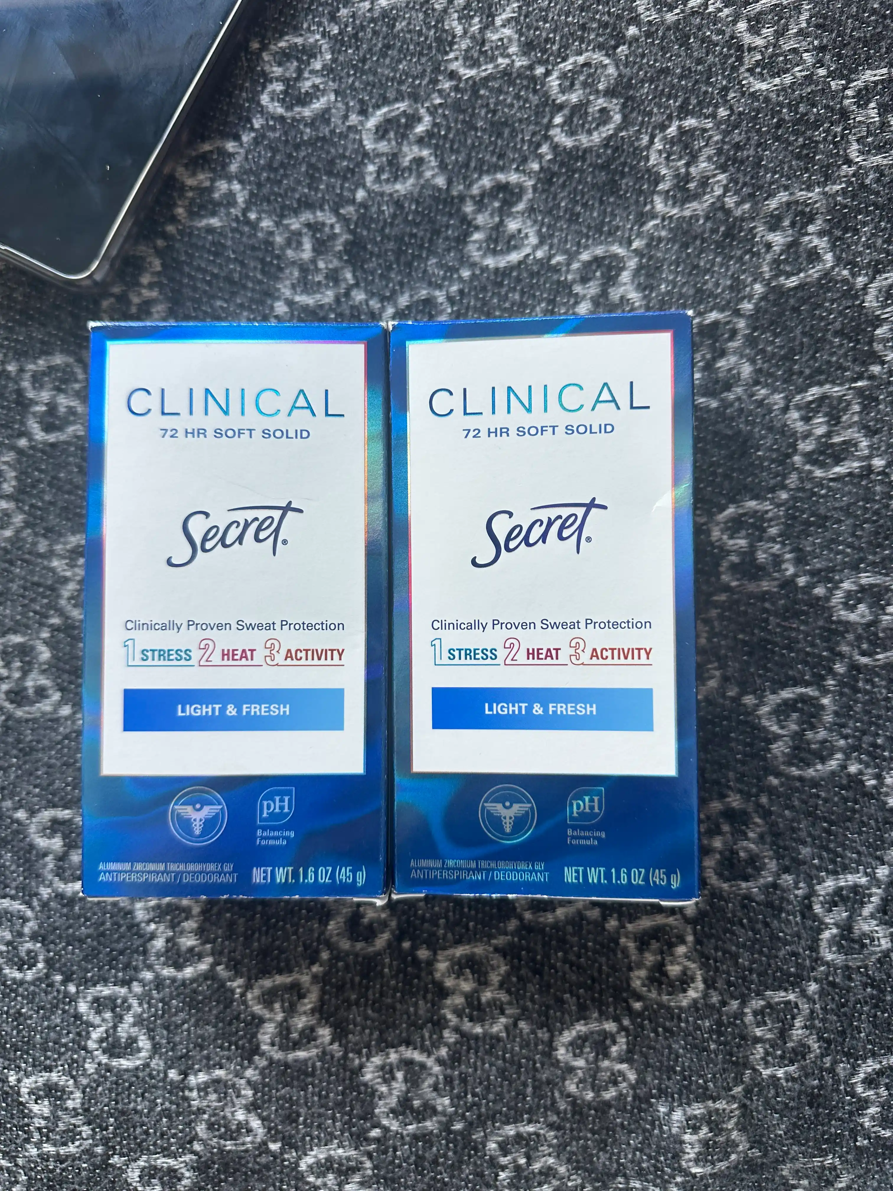 Aнтиперспирант Secret Clinical Light & Fresh, кремовый, 45 г