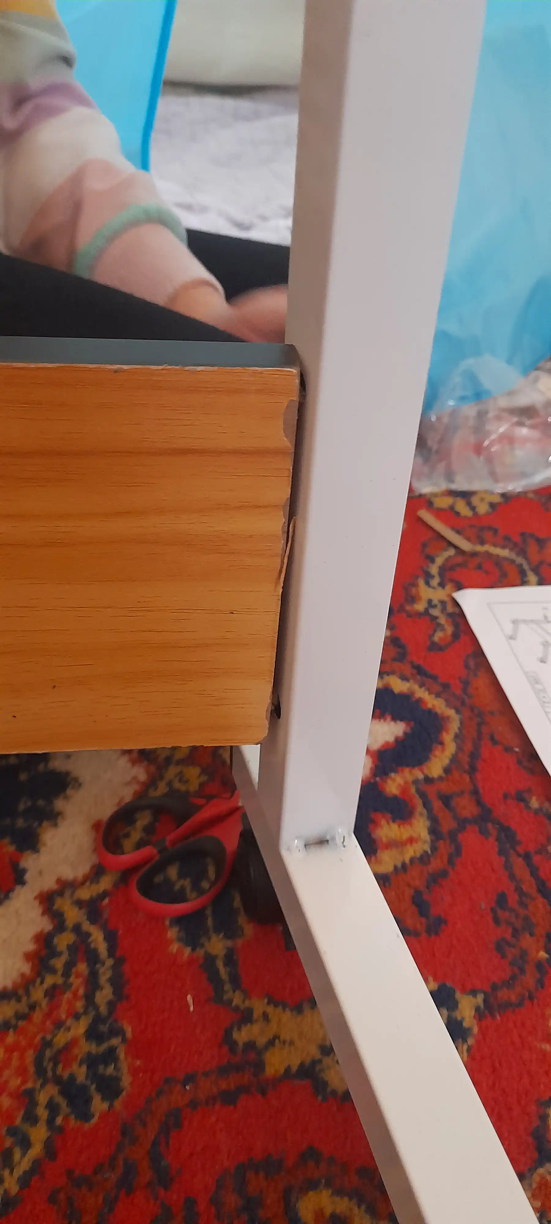 Sozlanadigan stol parta dars va notebook uchun kompyuterni stol