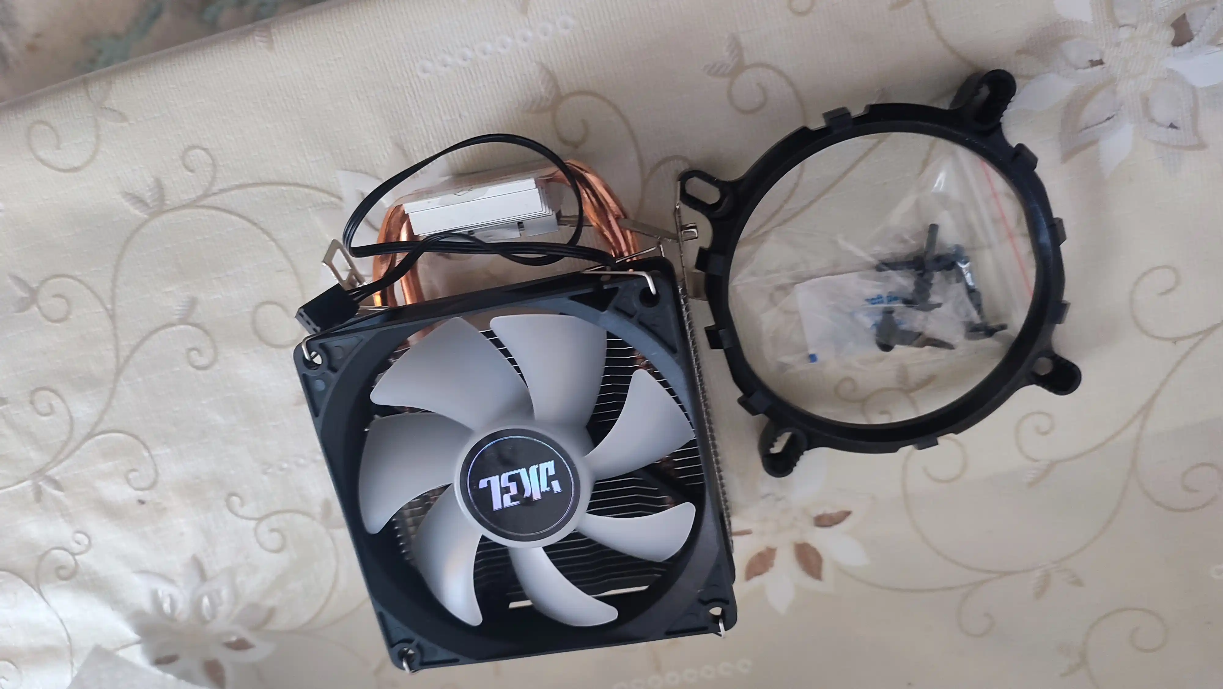 RGB kuller, LED, 2200 RPM, protsessor uchun minora kuller, 2ta trubkali Intel va AMD uchun