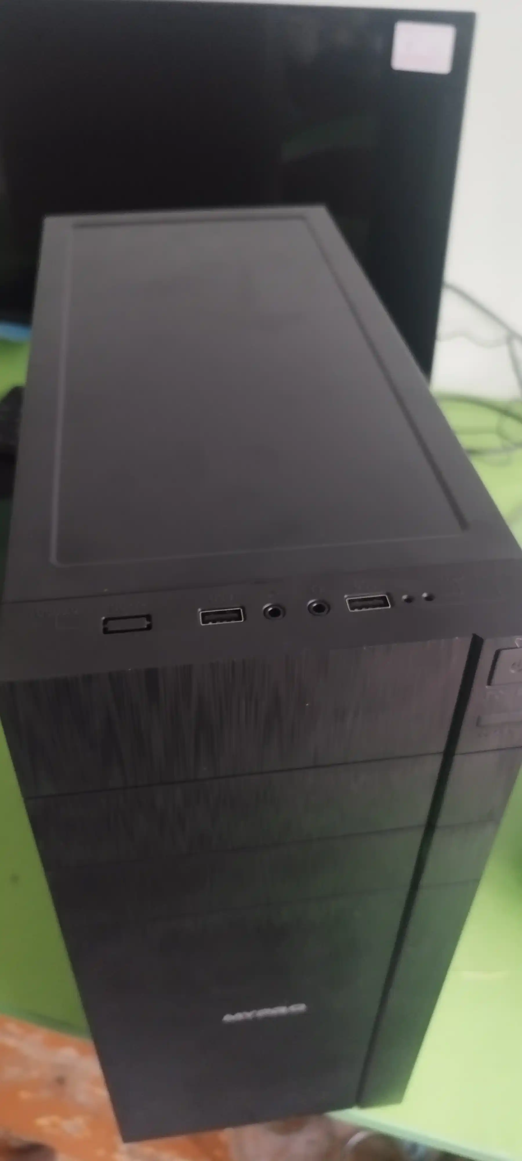 Kompyuter Intel Core i3,i5,i7 4 yadro protsessoriga asoslangan tizim bloki ofis uchun
