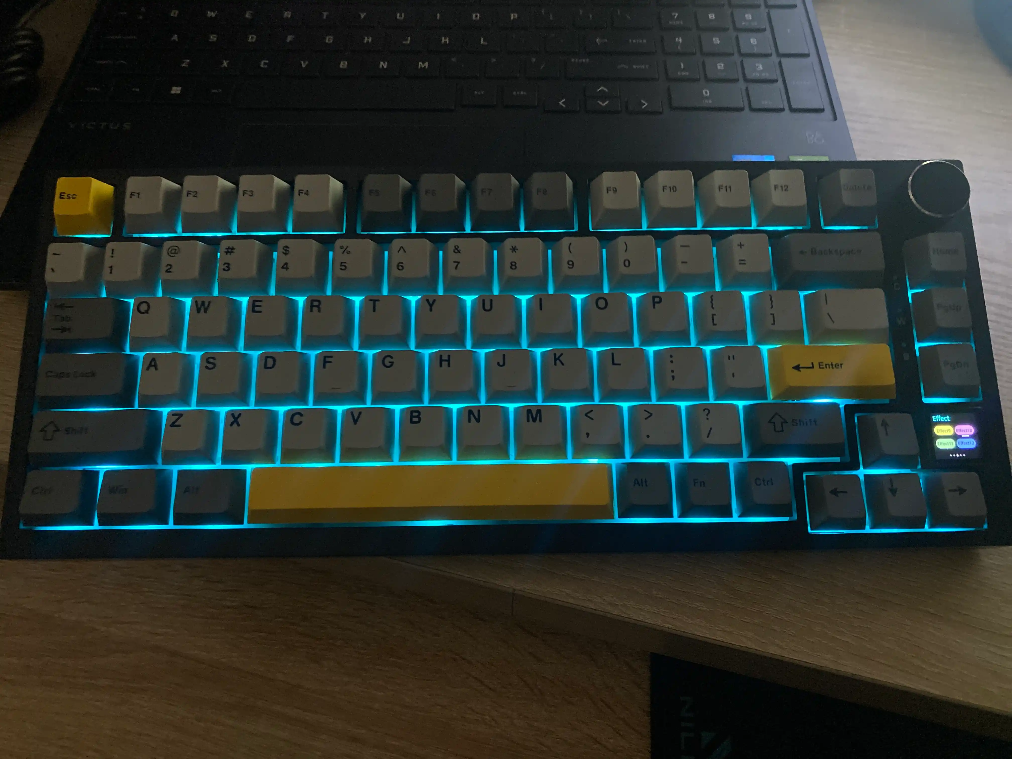 AJAZZ AK820 Pro mexanik klaviaturasi, o‘yin, simli, simsiz, Bluetooth, RGB