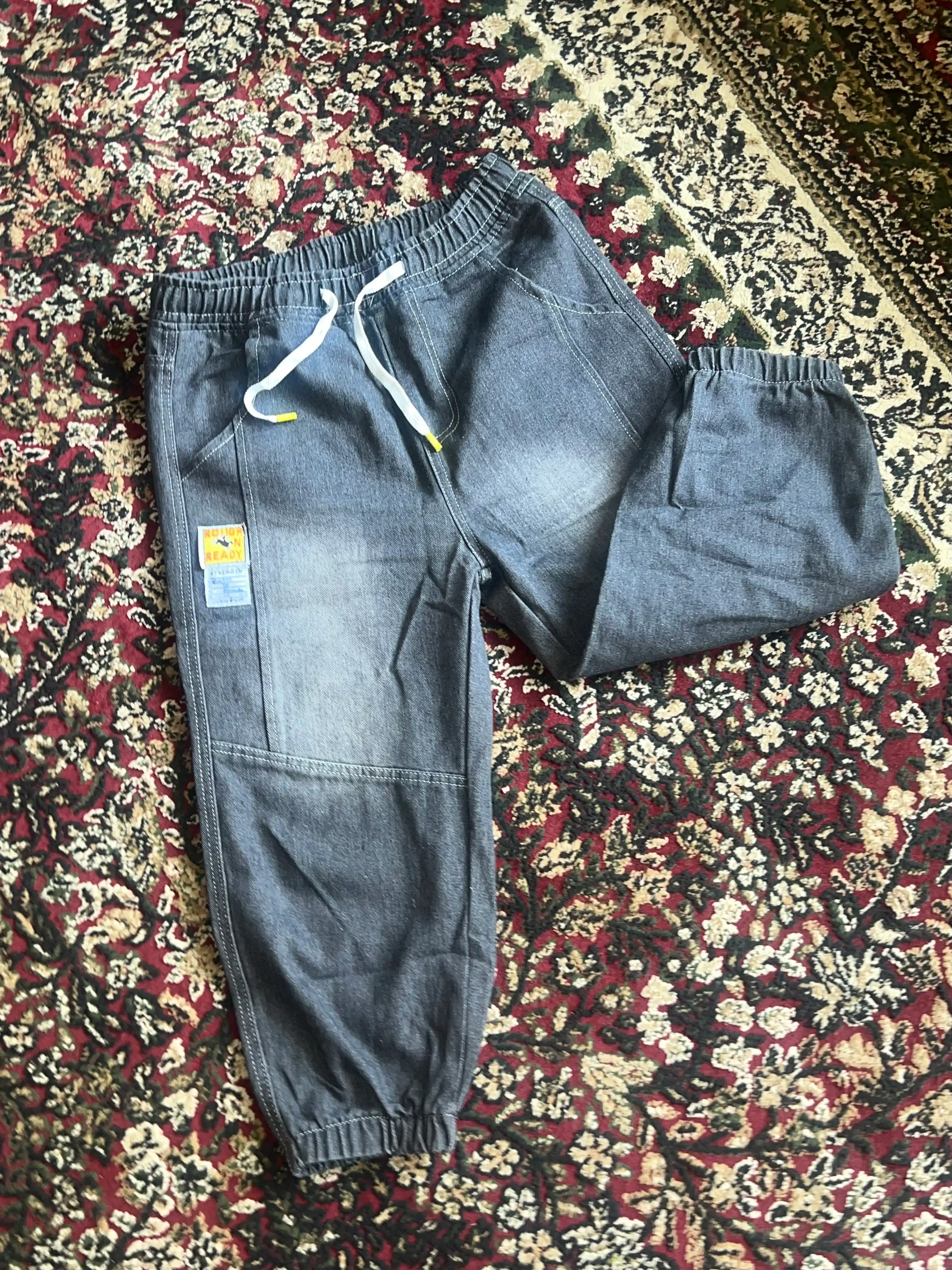 Erkaklar uchun jinsi shortilar, bahor, yoz, kuz uchun
