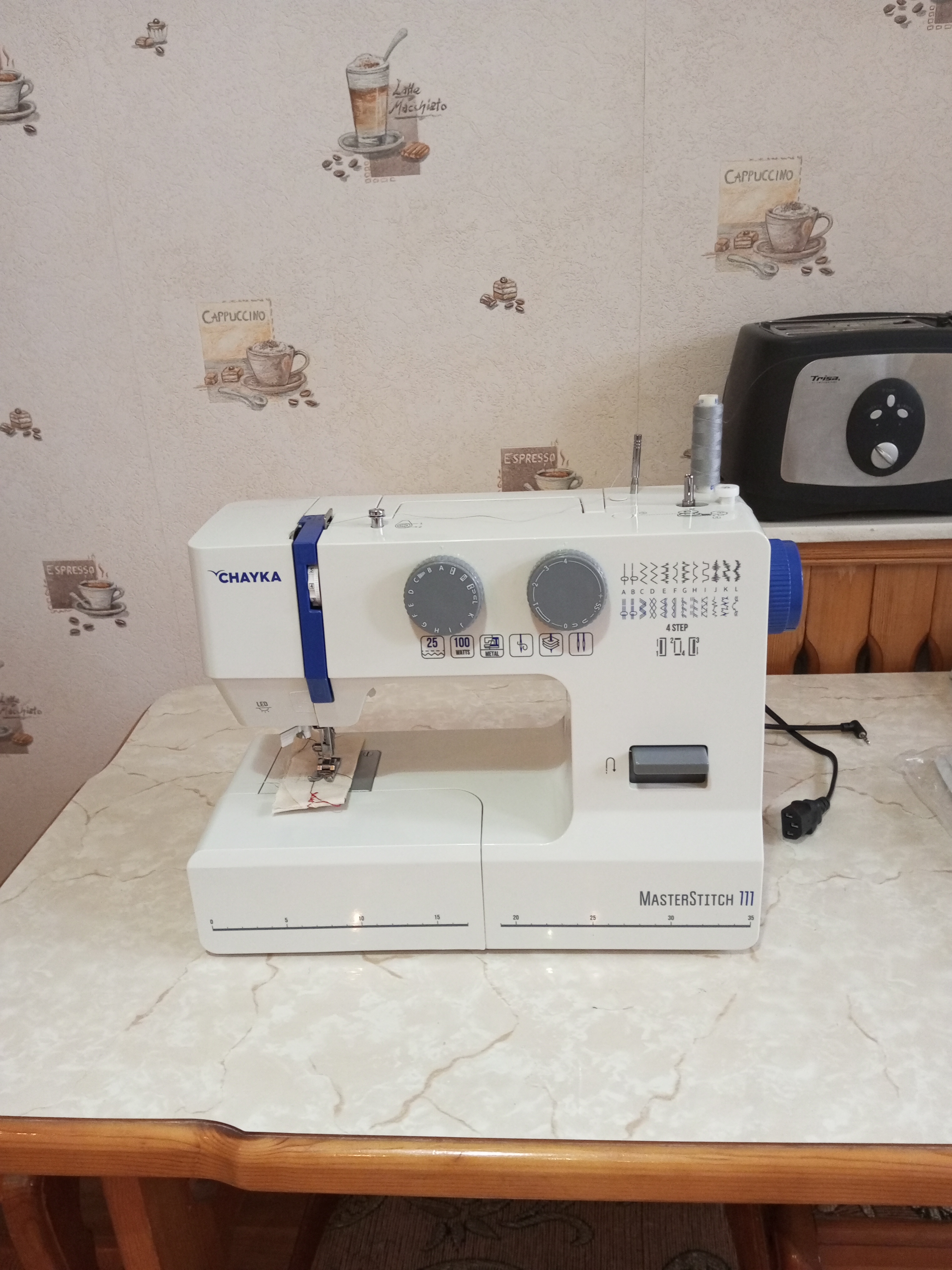 Швейная машина CHAYKA MasterStitch 111, электромеханическая, 100 Вт, 25 операций