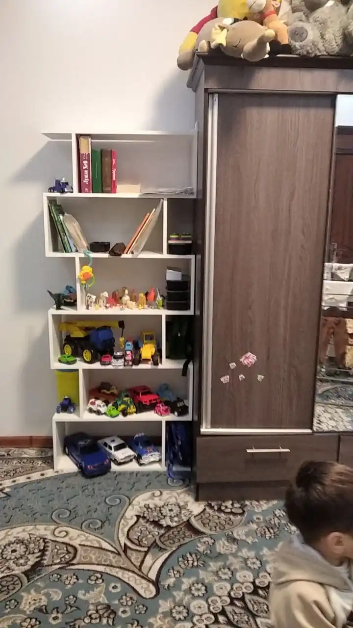 Rack Warehouse - o'yinchoqlar va kitoblar uchun mebel yog'och zamin shkafi tokchasi