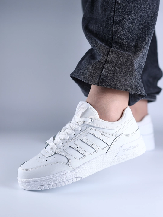 Ayollar va qizlar uchun sport poyabzali. O'lchamlari 36-41 gacha
