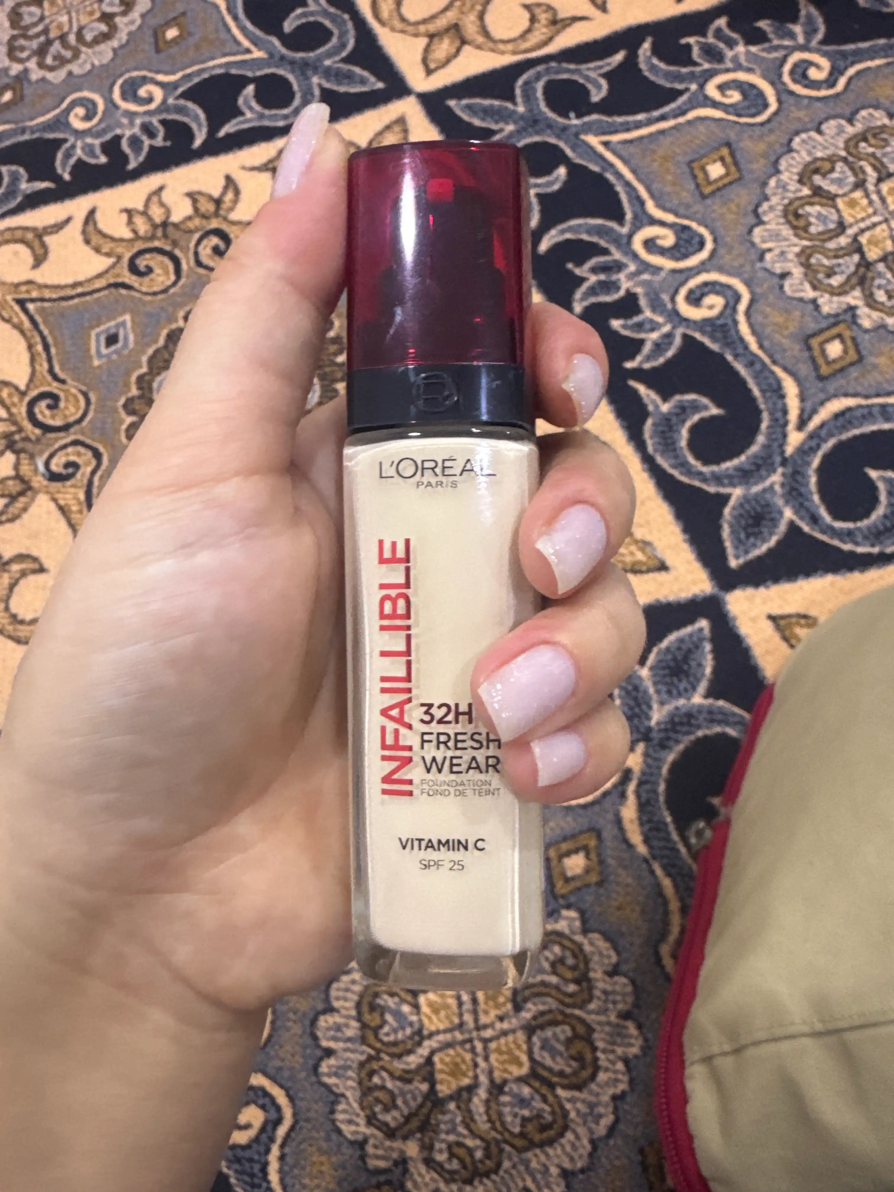 Tonal krem L'Oreal Paris ''Infaillibable'', yangi ohang, 10 soya