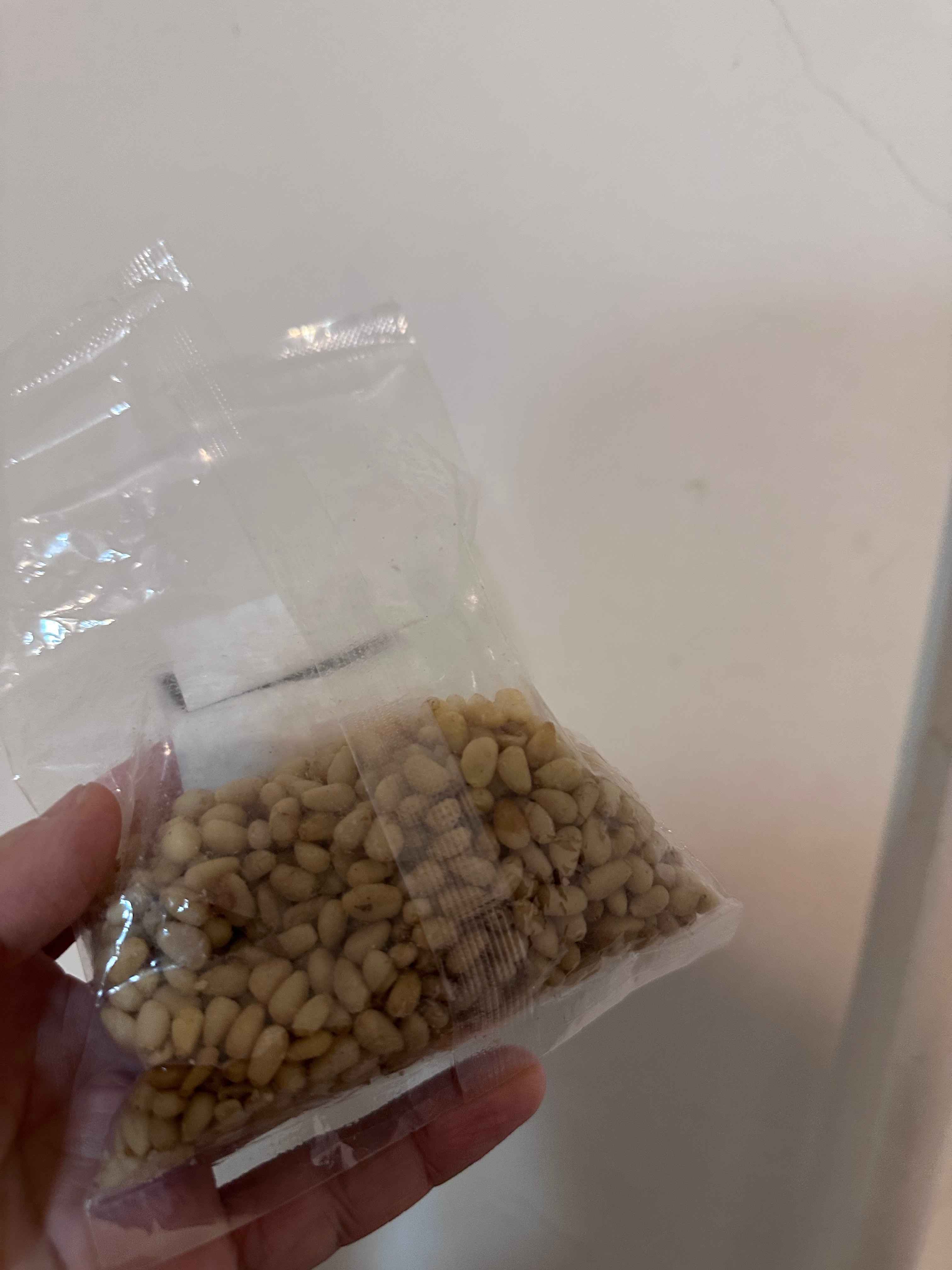 Biz ayollar yubkalarini kotaramiz